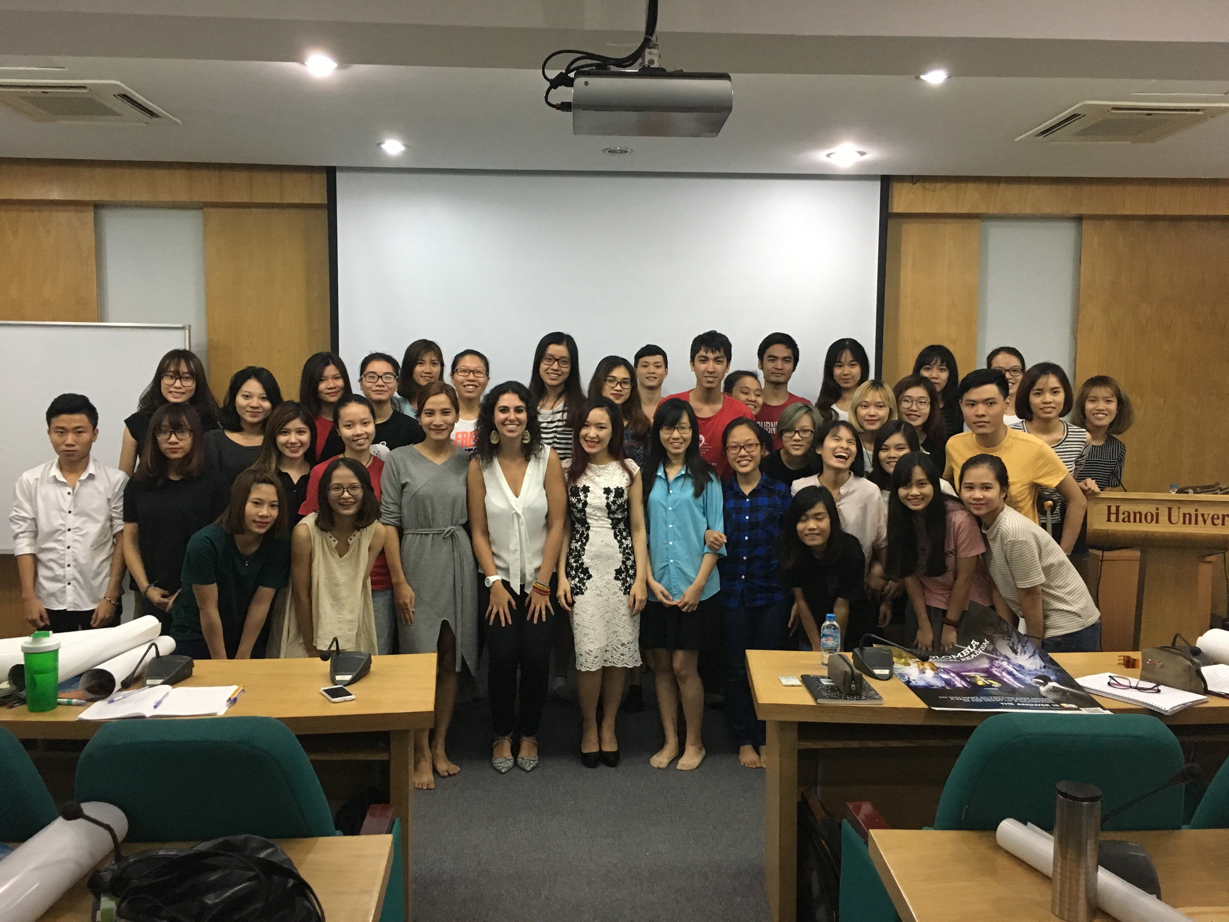 Embajada en Vietnam fue invitada al curso 'Civilización y Cultura Hispanoamericana' en la Universidad de Hanói