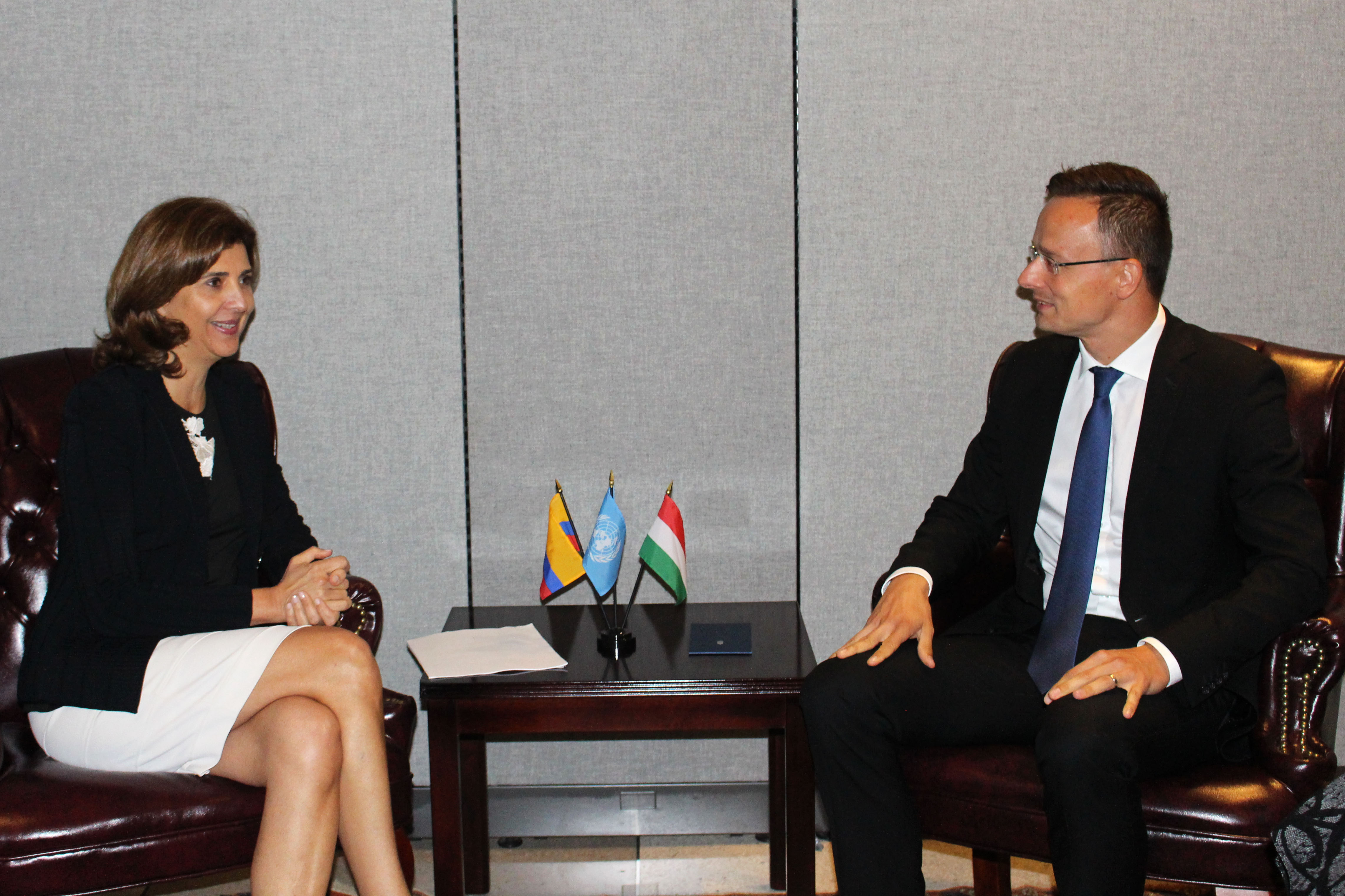 Cancilleres de Colombia y Hungría sostuvieron reunión bilateral