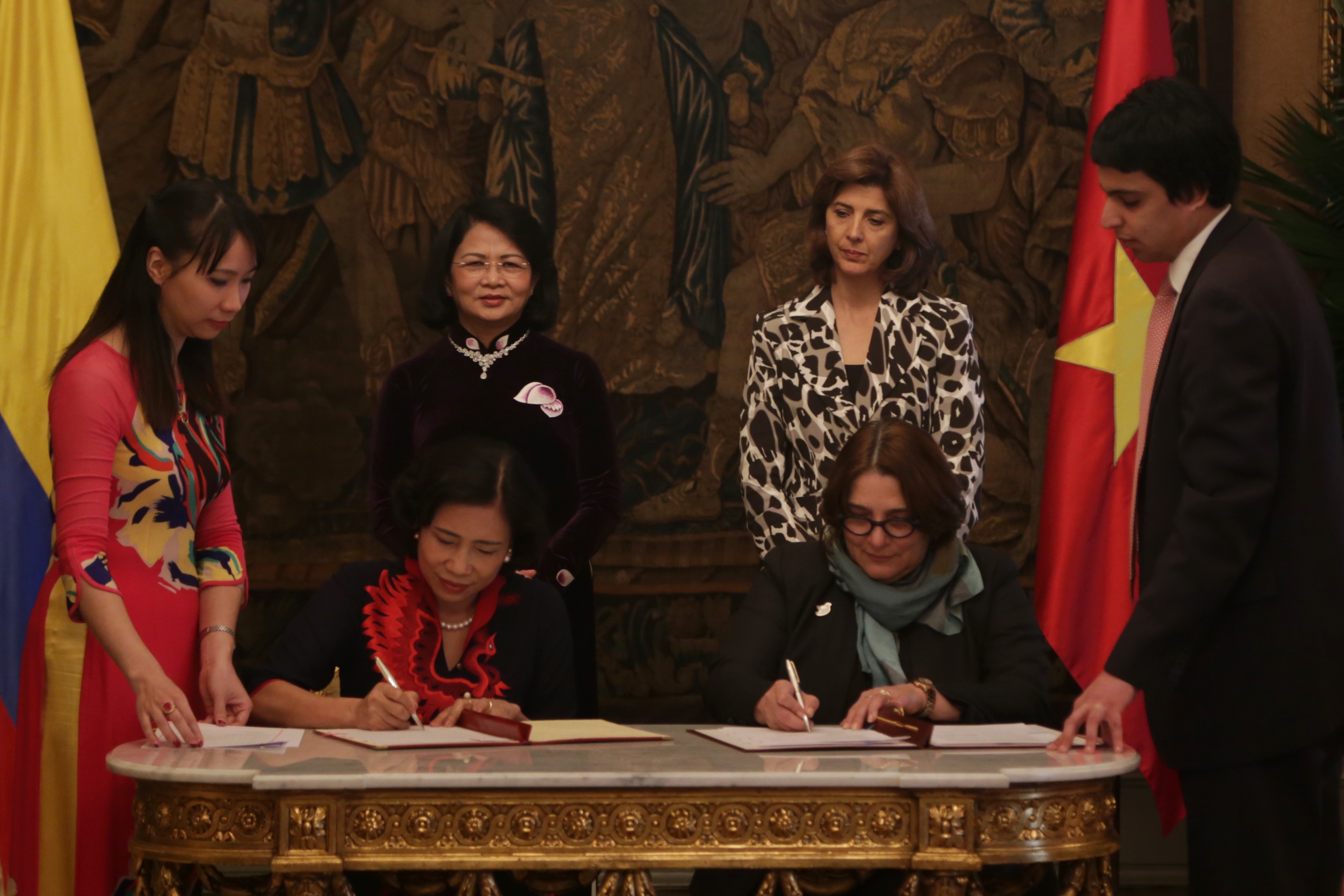 Ministerios de Cultura de Colombia y Vietnam firmaron acuerdo 