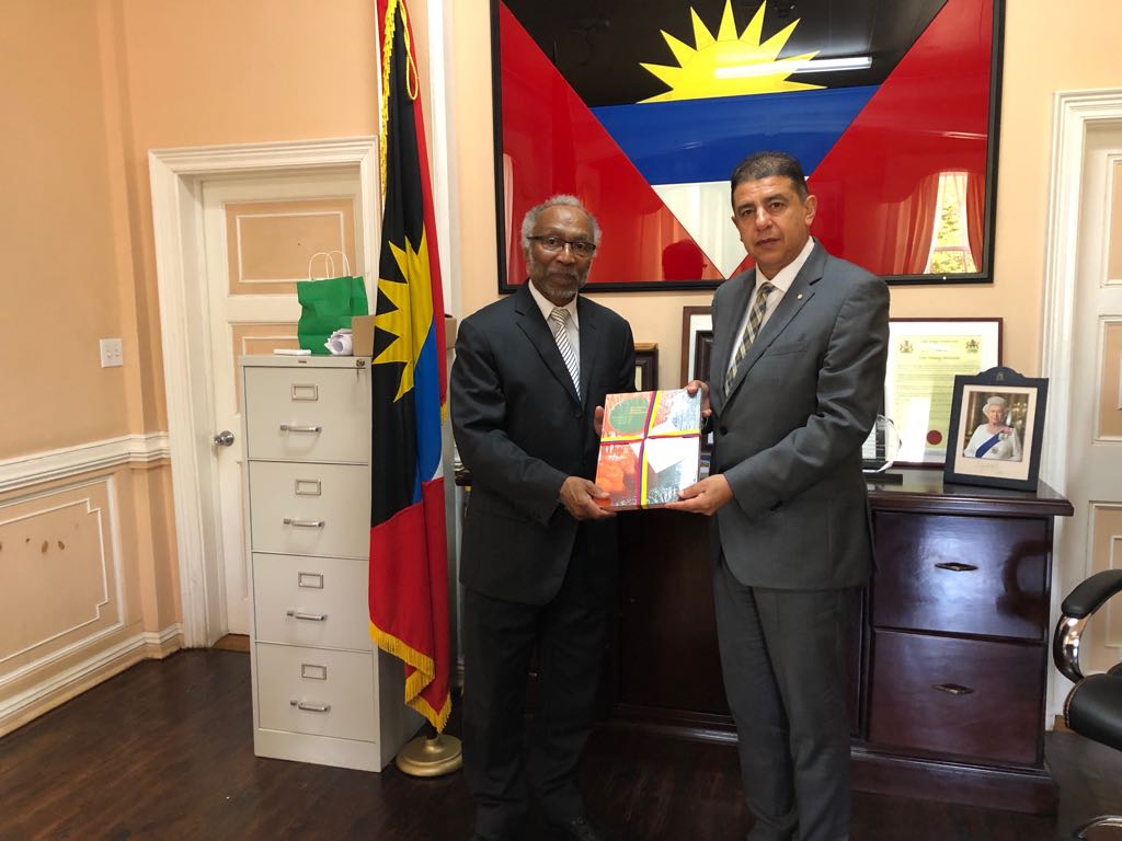 El Embajador Roberto García Márquez presentó cartas credenciales ante el Gobierno de Antigua y Barbuda
