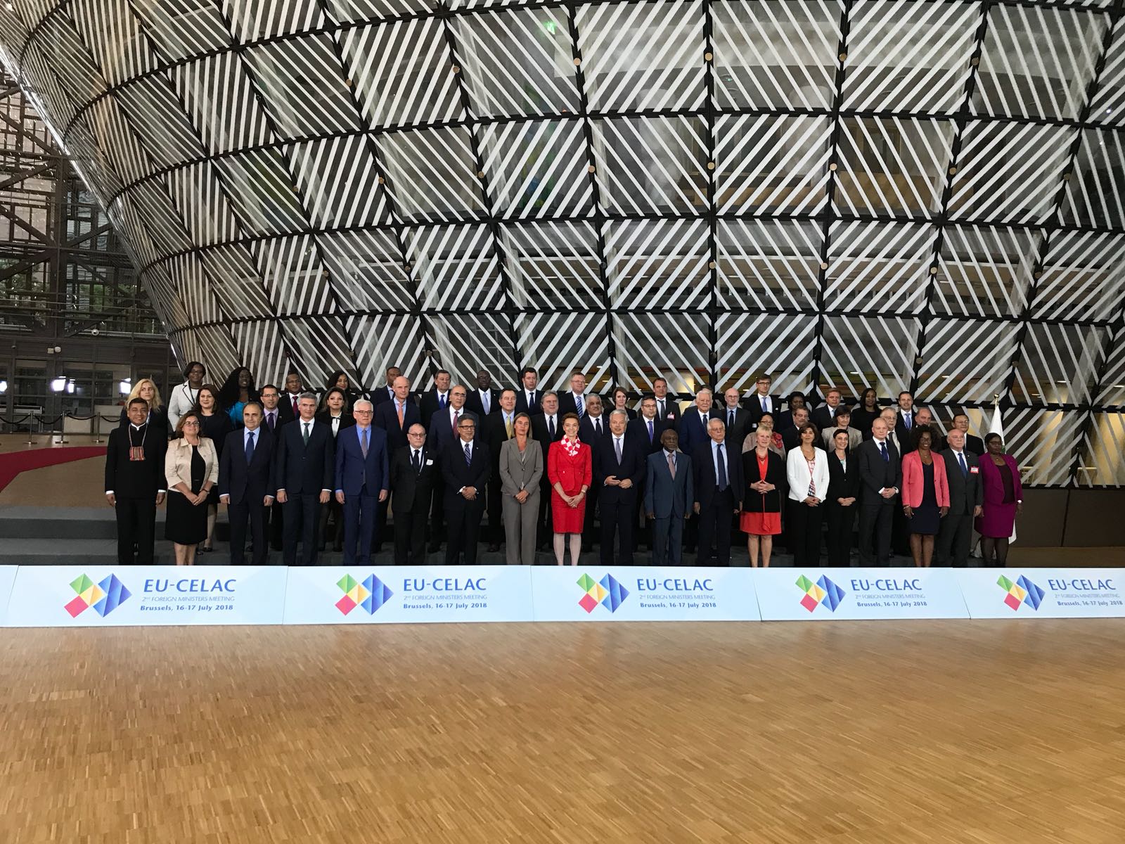 Foto oficial de la 2da reunión Ministros de Relaciones Exteriores de Celac y la Unión Europea de julio de 2018
