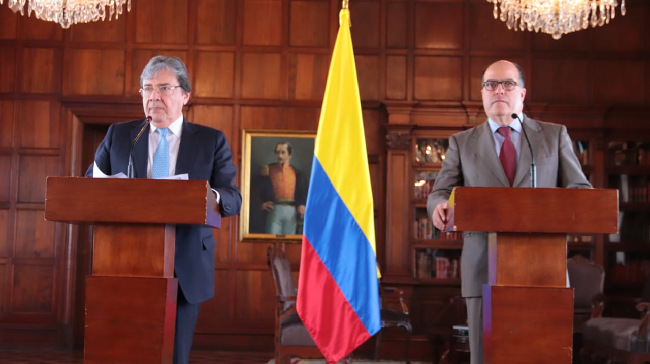 No descansaremos en la denuncia internacional del auspicio del dictador Maduro a grupos criminales: Canciller Holmes Trujillo