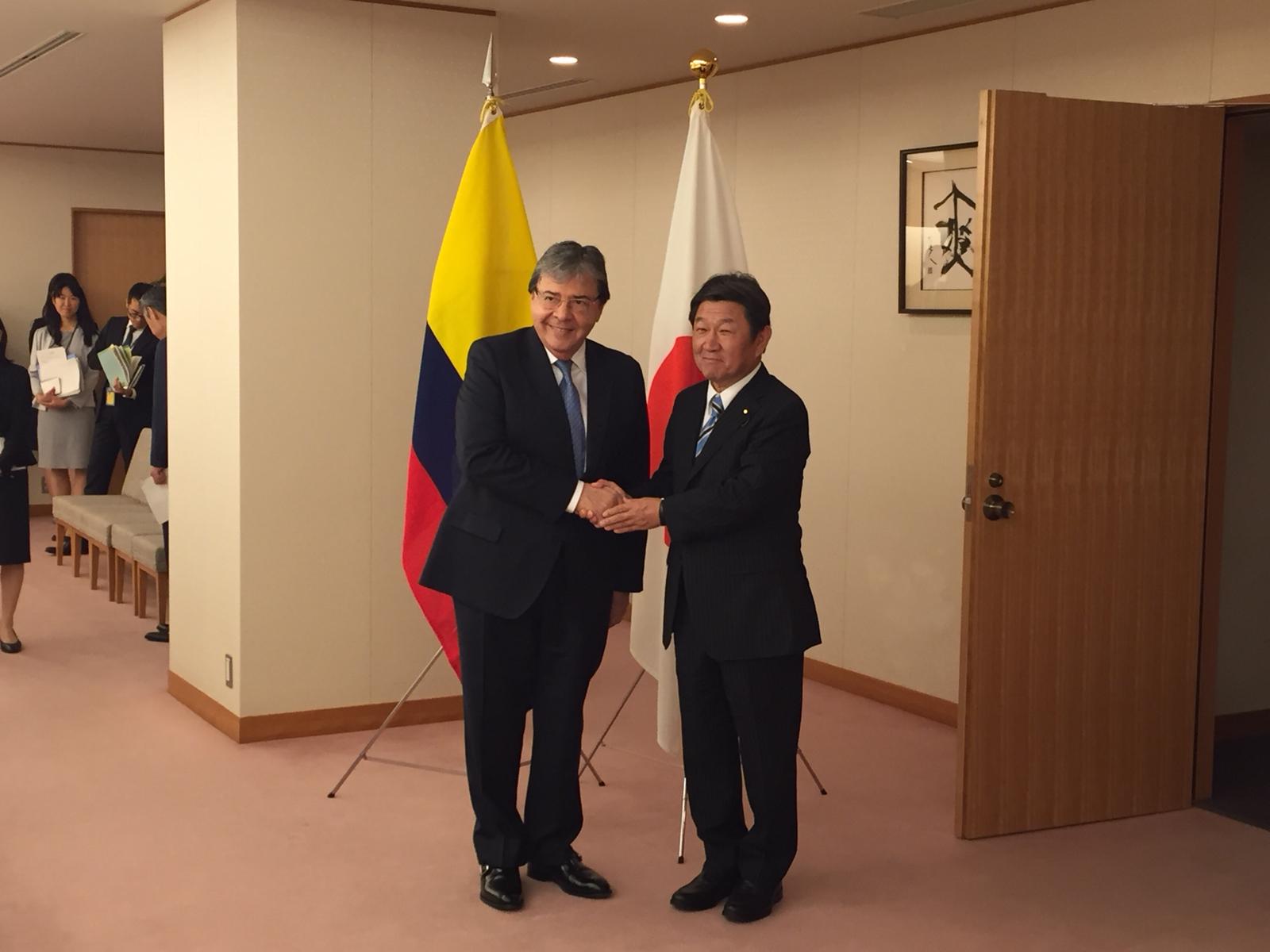 Canciller Holmes Trujillo destacó fortalecimiento de relaciones comerciales y de inversión, durante el encuentro con su homólogo japonés, Toshimitsu Motegi
