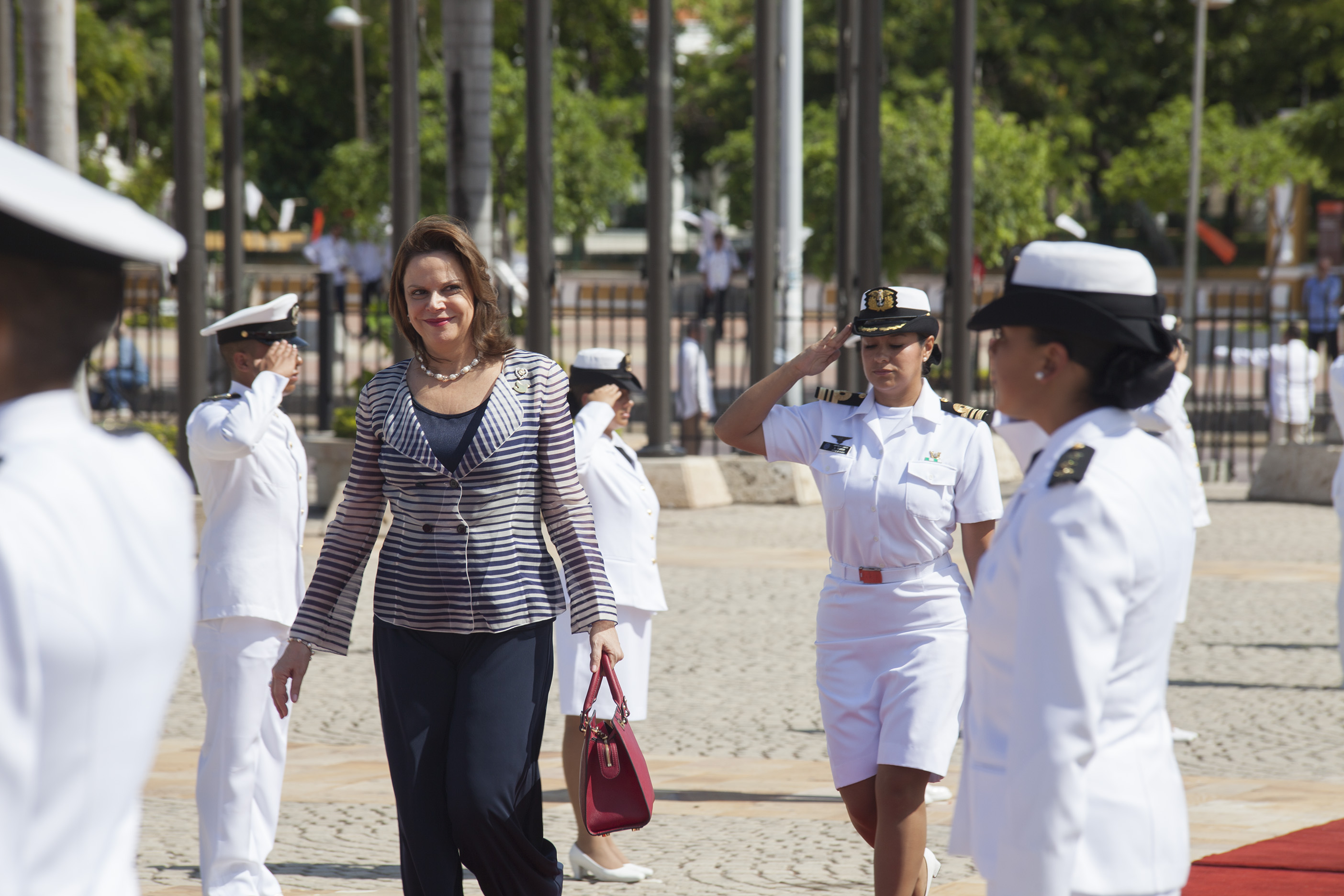 Vicepresidenta de Costa Rica, Ana Helena Chacón, llegó al Centro de