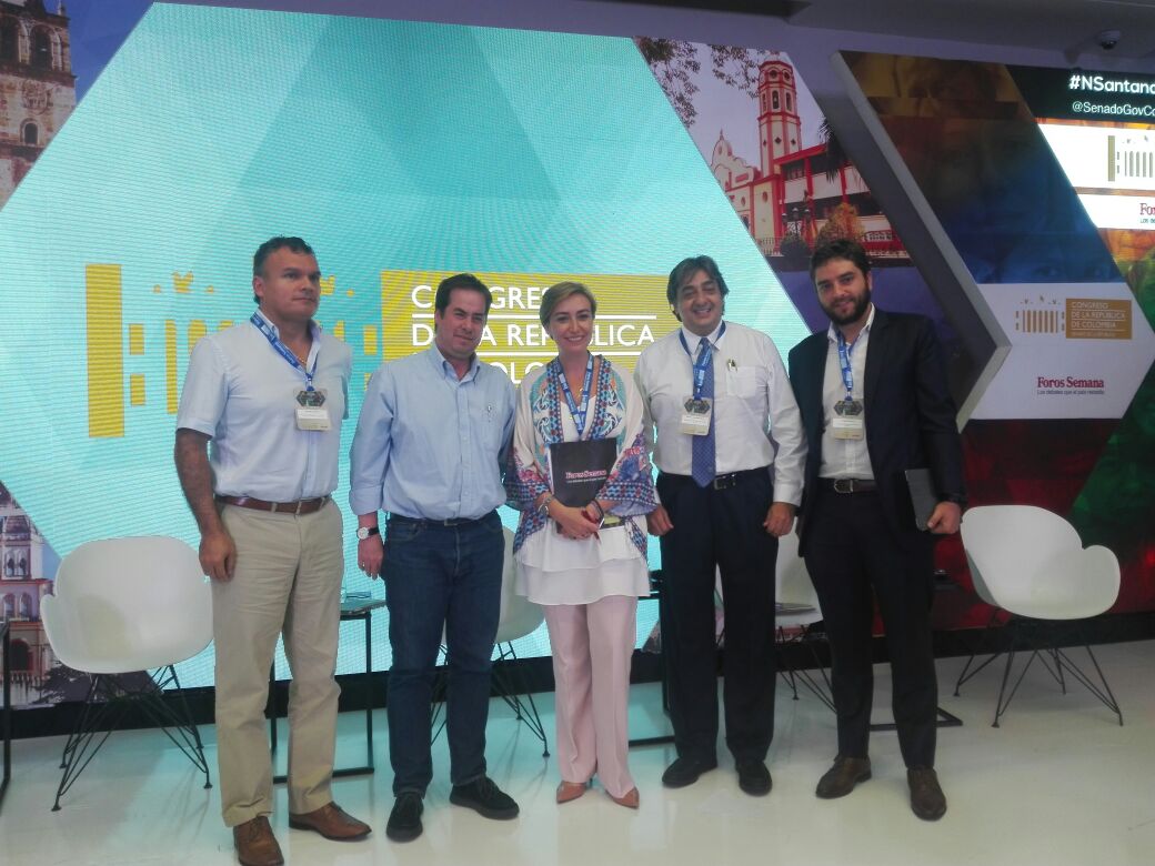El director para el Desarrollo y la Integración Fronteriza de la Cancillería, Víctor Bautista, participó en el encuentro 'Norte de Santander, puerta al desarrollo', que fue organizado por el Senado de la República de Colombia y Foros Semana.