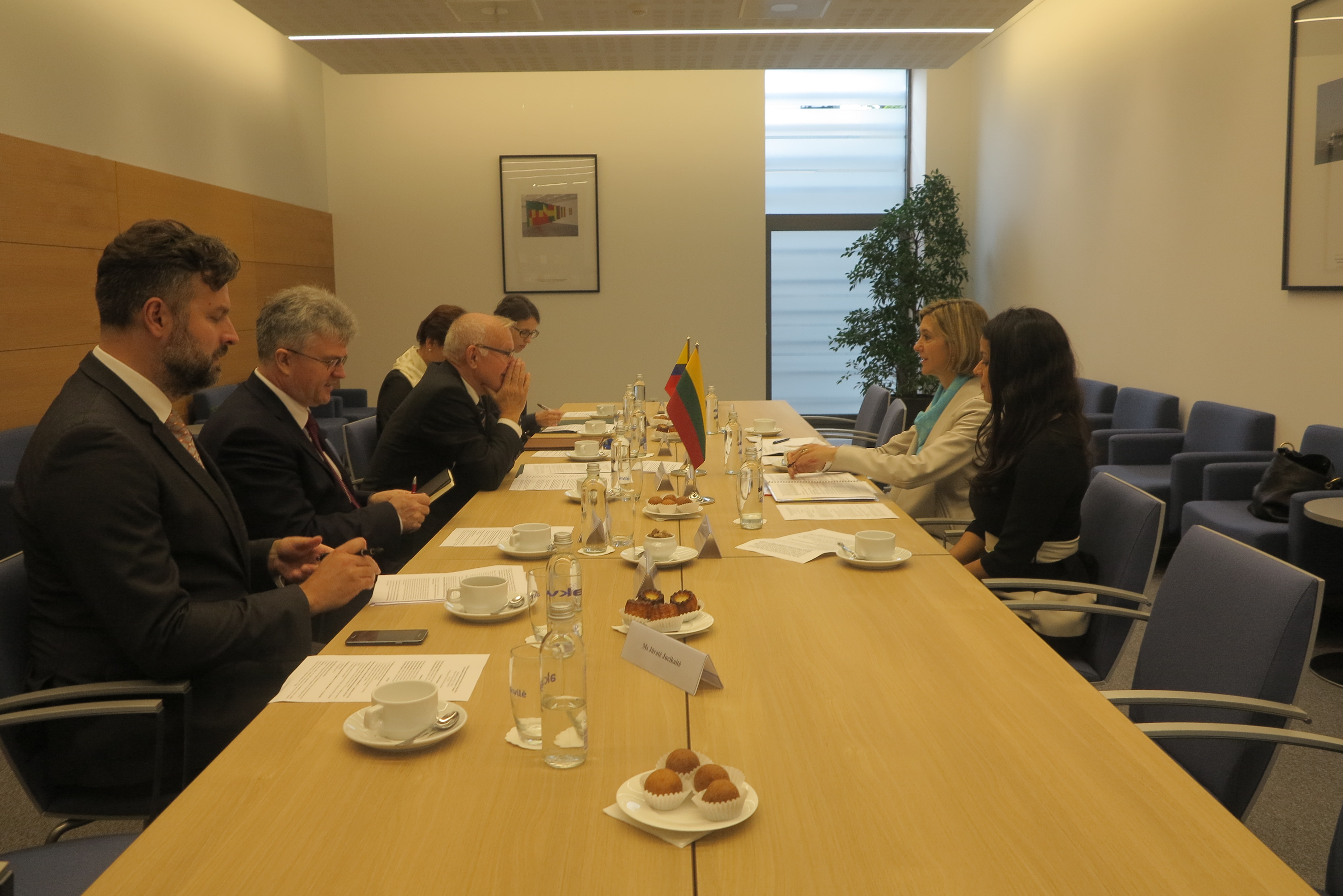 Viceministra de Relaciones Exteriores de Colombia desarrolló reunión de consultas políticas 