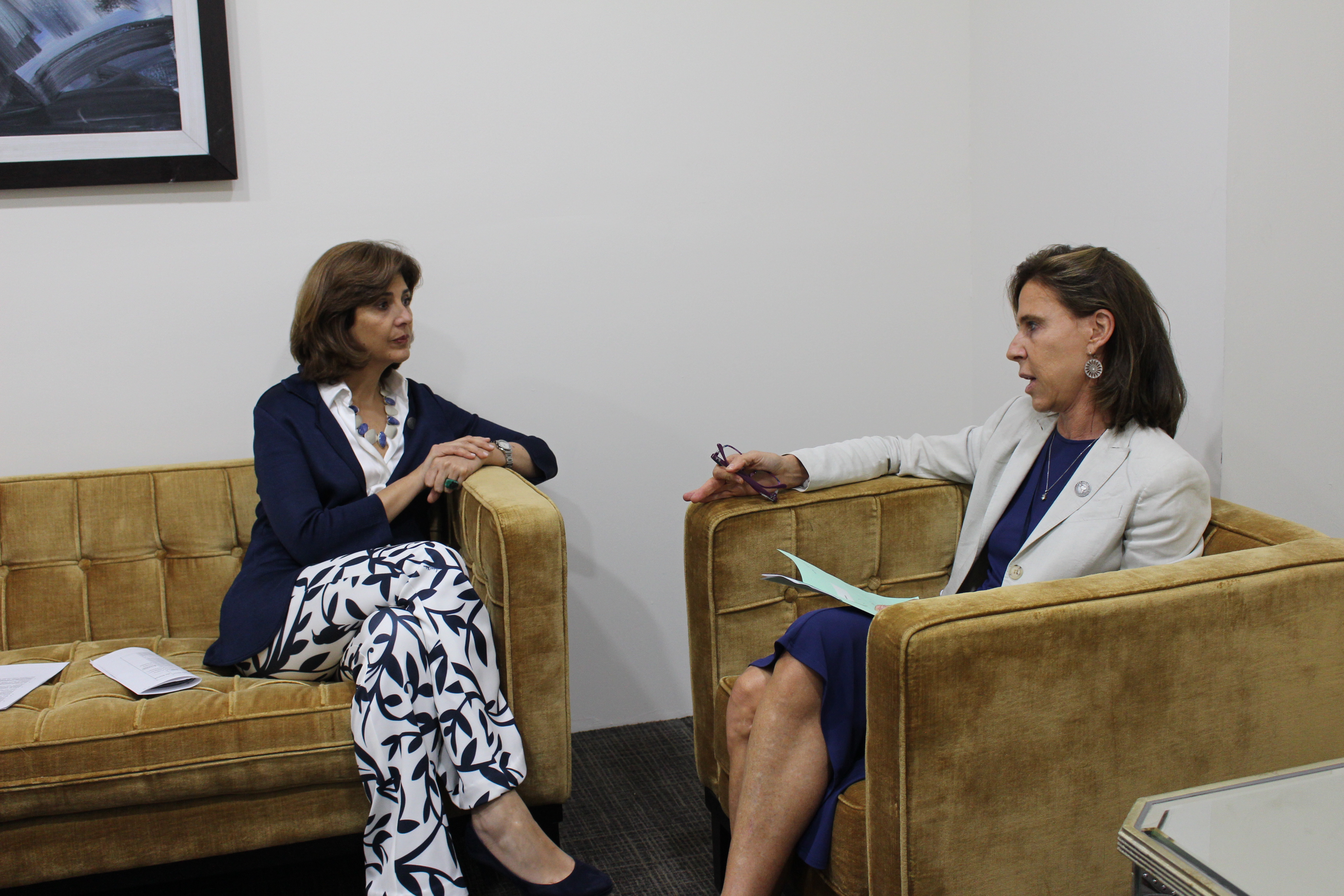 Canciller Holguín se reunió con la Directora para América Latina y el Caribe del Ministerio de Relaciones Exteriores y Desarrollo Internacional de Francia Kareen Rispal