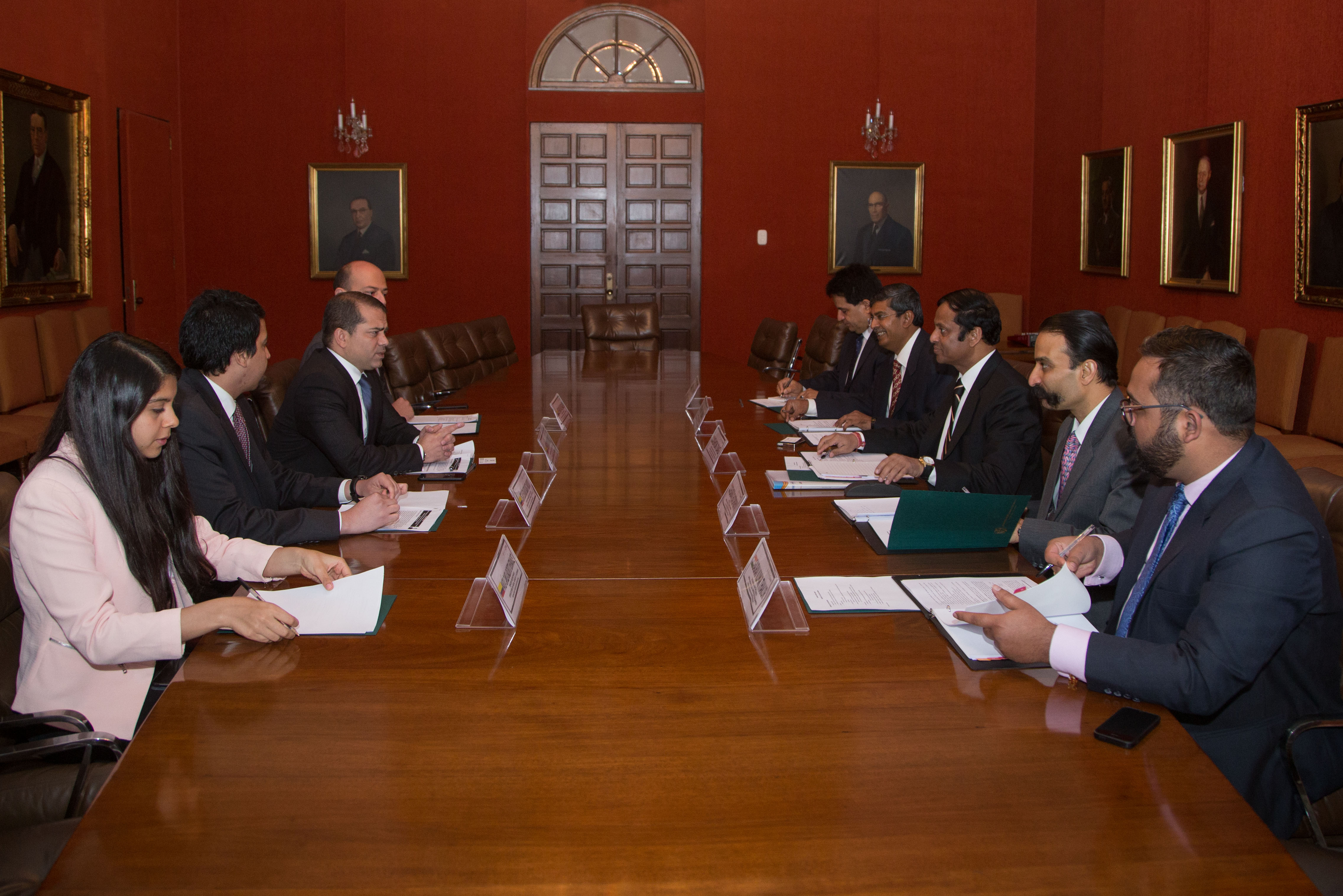 Consultas Políticas entre el Director de Asia, África y Oceanía, señor Alfredo Ramos González y el Secretario Adjunto de América Latina y el Caribe (LAC) de la India, señor Ashok Das, durante su visita oficial a Colombia.
