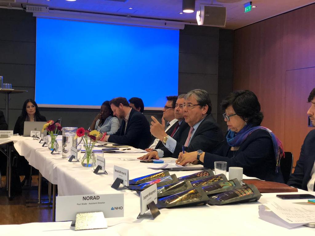 Canciller Carlos Holmes Trujillo y el Director de ProColombia en Europa, Ricardo Pedroza, se reunieron con empresarios noruegos para fortalecer la confianza inversionista