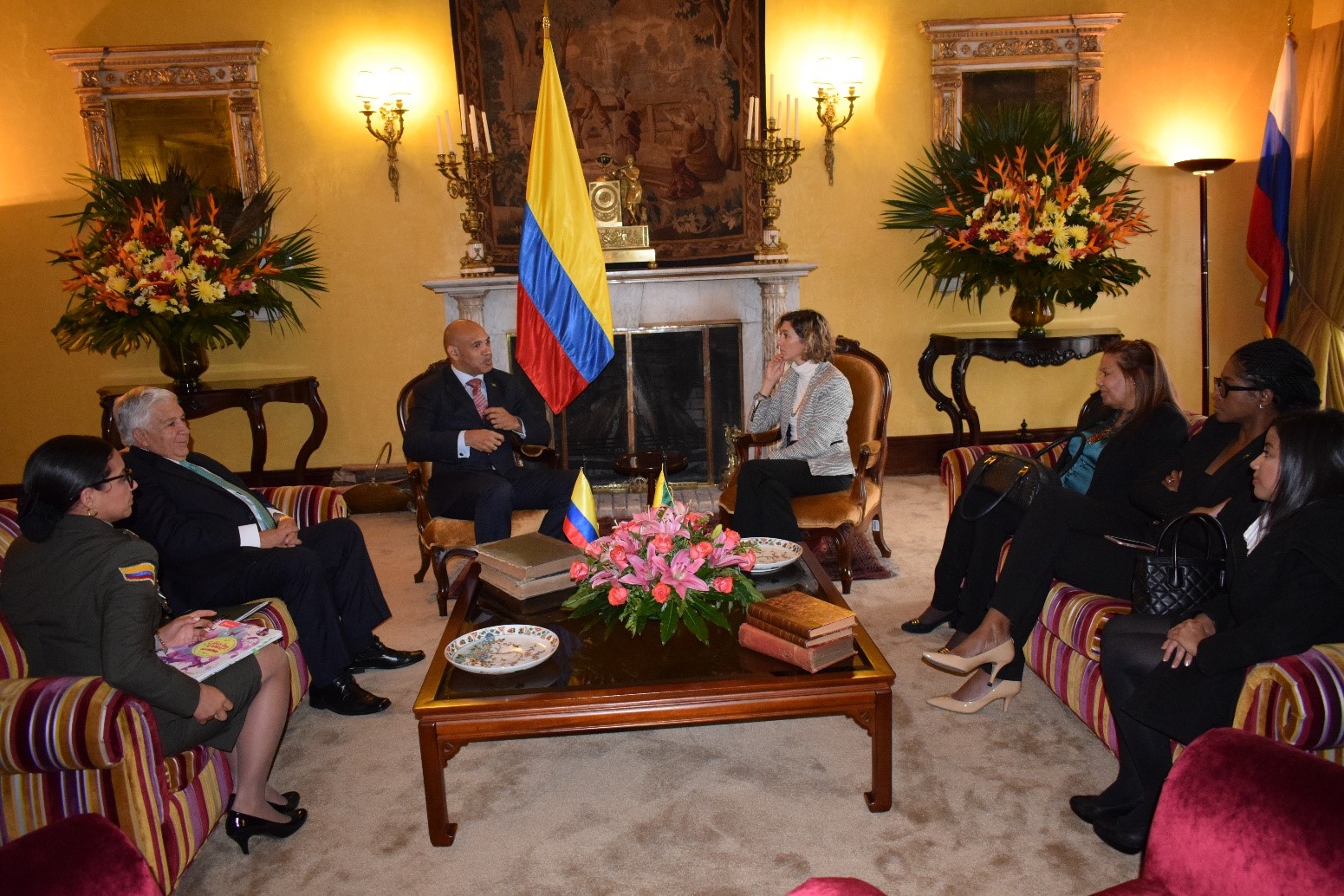 Viceministra de Relaciones Exteriores se reunió con el Asesor Nacional de Seguridad 