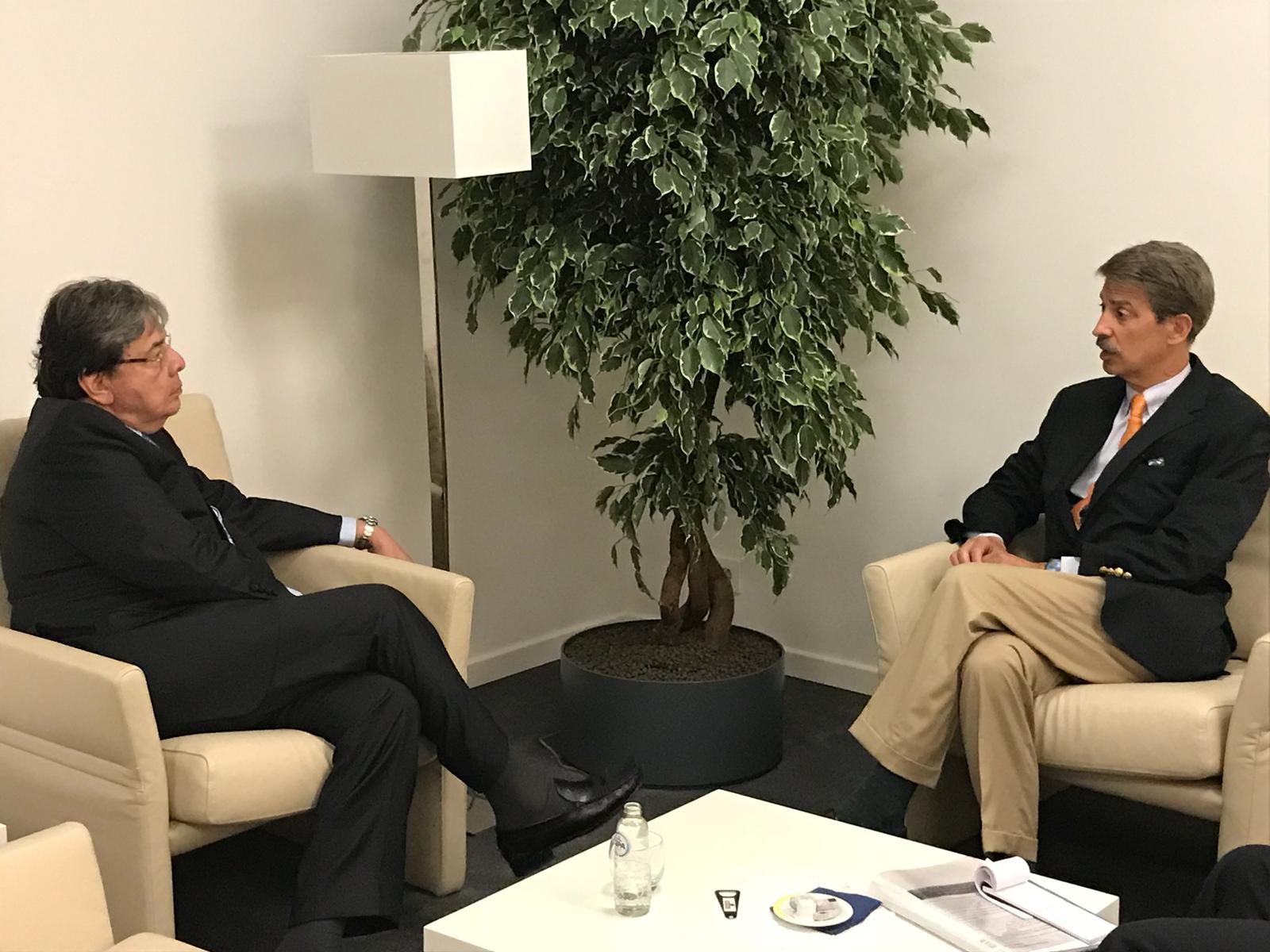 Canciller Carlos Holmes Trujillo se reunió con el Miembro del Parlamento Europeo, José Ignacio Salafranca, para hablar sobre la crisis migratoria venezolana