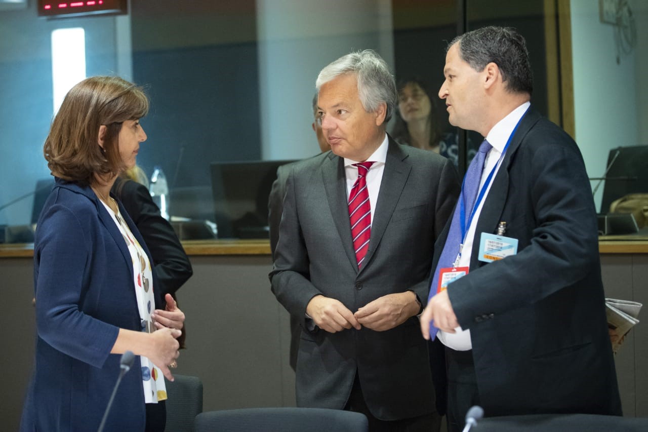 Canciller María Ángela Holguín dialogó con el Ministro de Asuntos Exteriores y Europeos de Bélgica, Didier Reynders