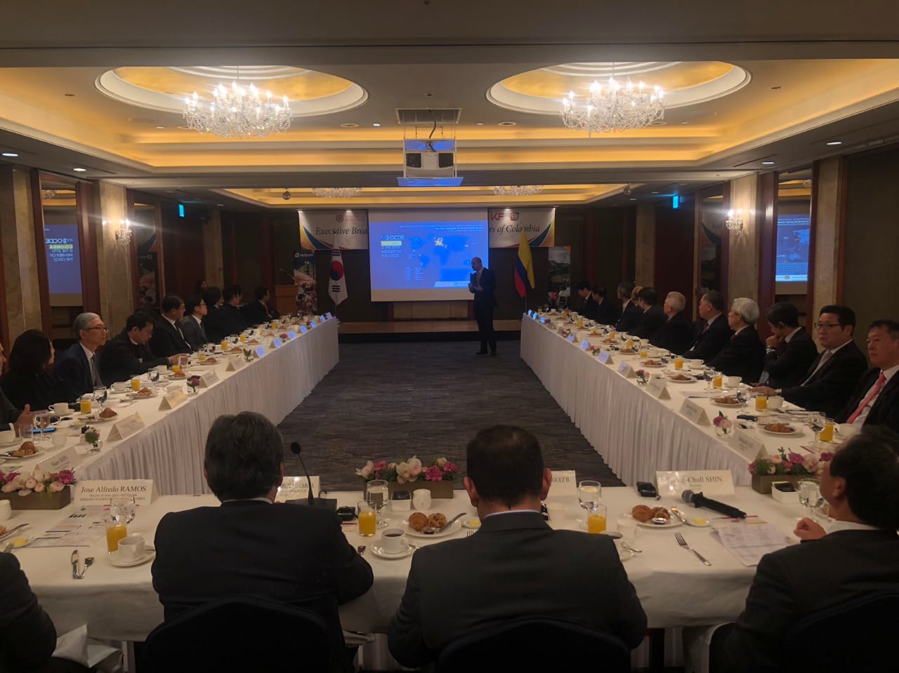 Ministro de Relaciones Exteriores de Colombia sostuvo encuentro con empresarios locales y el Consejo Coreano para América Latina y el Caribe (Kclac)