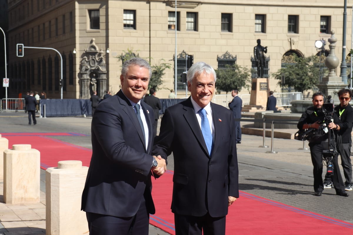 Presidente Iván Duque fue recibido por su homólogo Sebastián Piñera a su llegada al Encuentro de Presidentes de América del Sur 2019 en Santiago de Chile