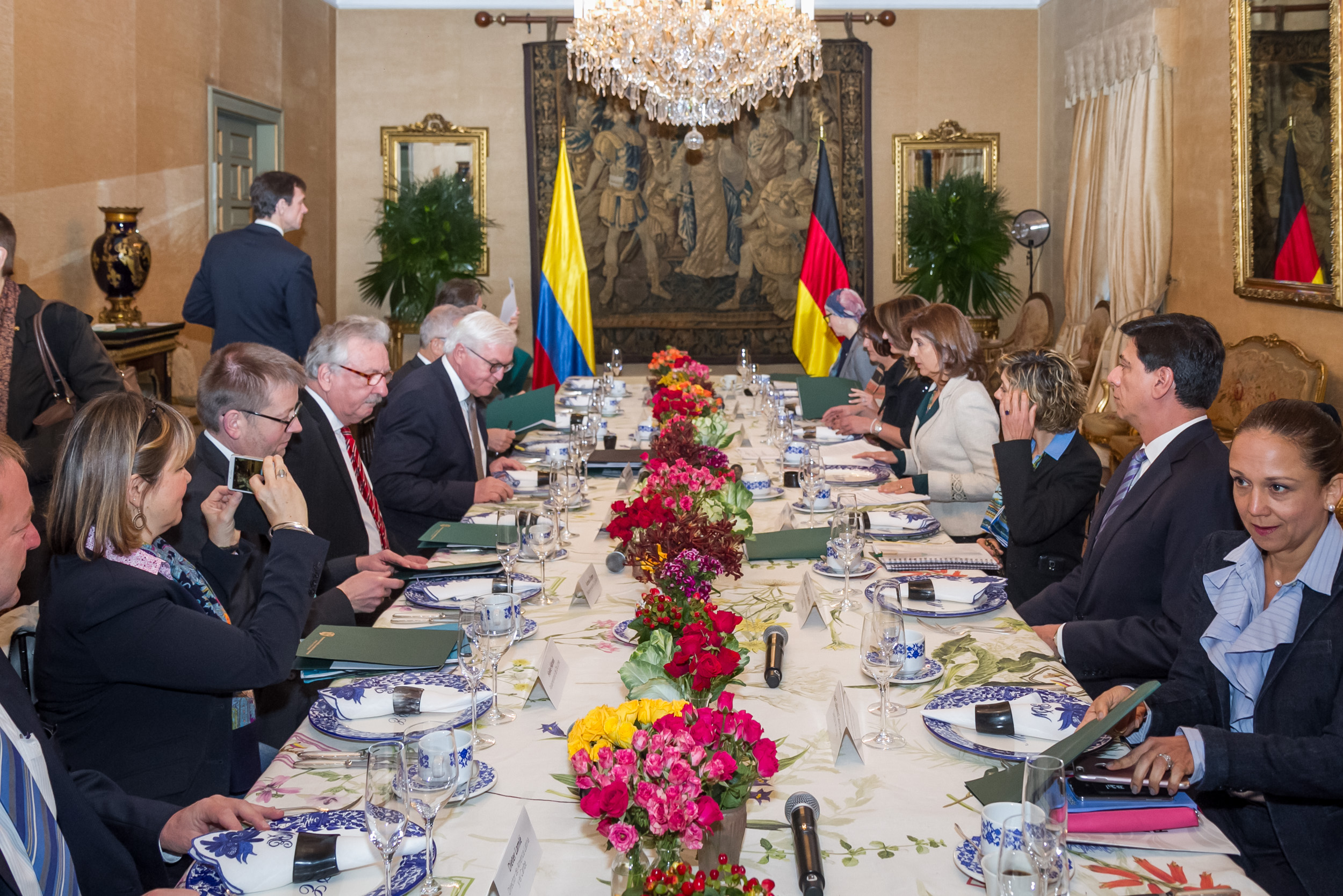 Ministros de Relaciones Exteriores de Colombia y Alemania sostuvieron desayuno de trabajo 