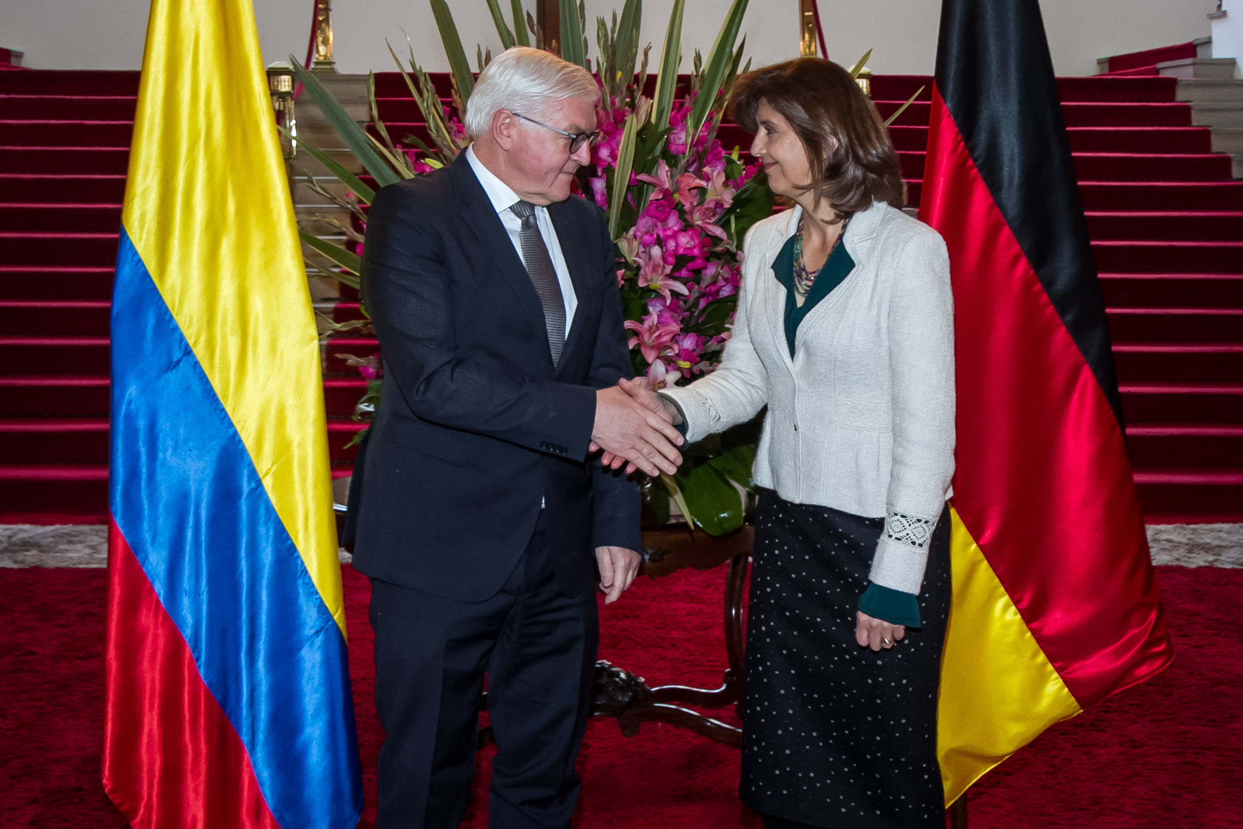 Saludo oficial de la Canciller Holguín al Ministro de Relaciones Exteriores de Alemania