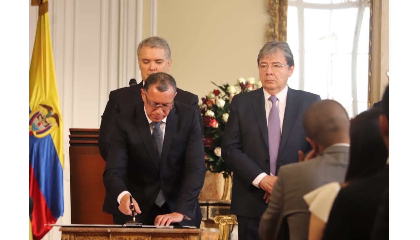 Con 25 años en la Carrera Diplomática, Miguel Ángel Rodríguez tomó posesión ante el Presidente Iván Duque como nuevo Embajador de Colombia en Vietnam