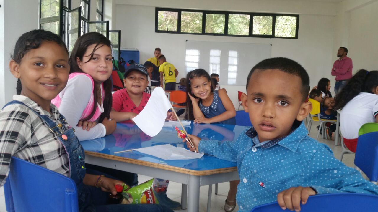 Niños del Orejón ahora disfrutan de su nueva escuela, uno de los proyectos que desarrolló Cancillería