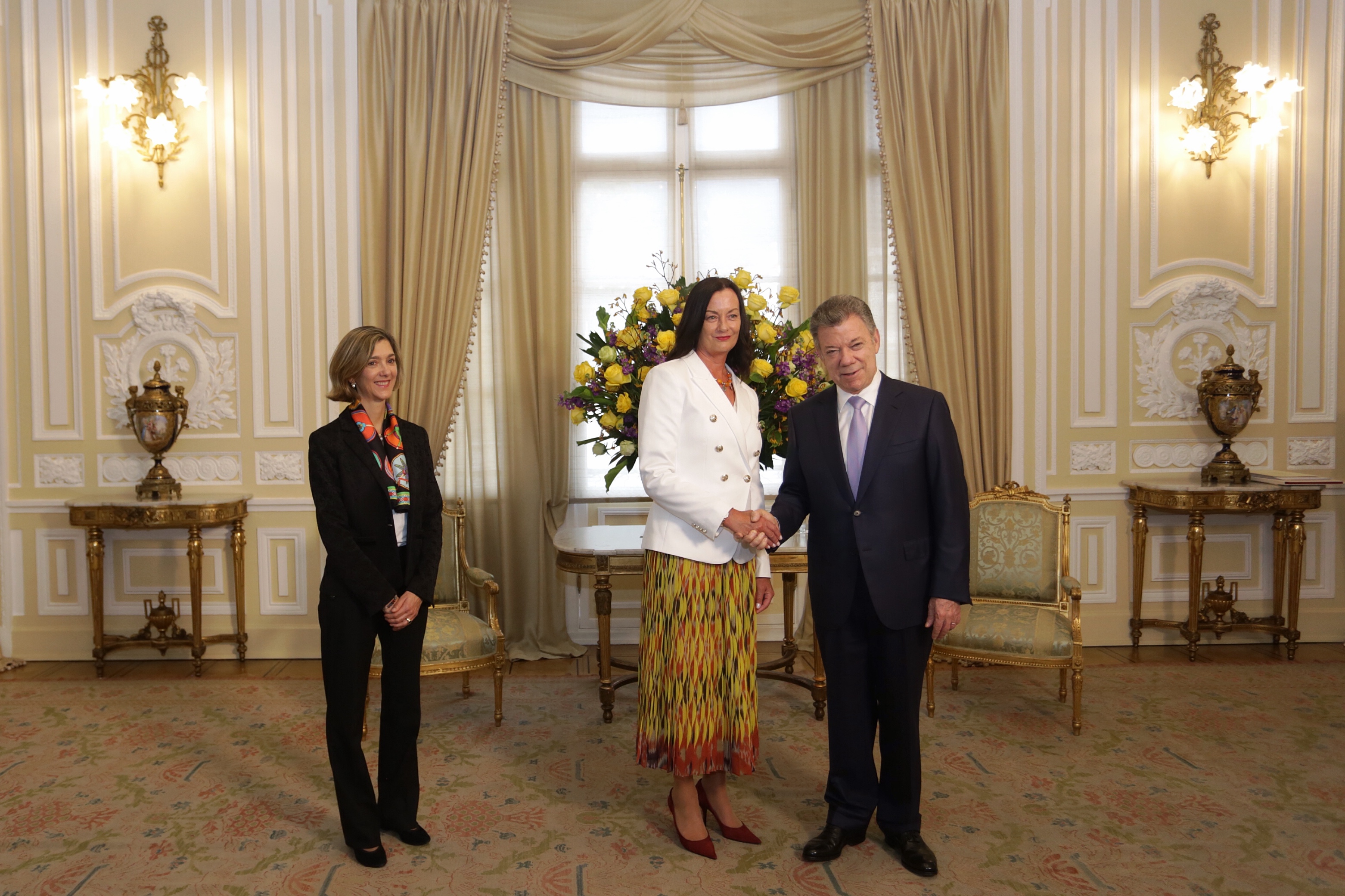 Presidente Santos recibió cartas credenciales de la primera Embajadora de Nueva Zelanda en Colombia