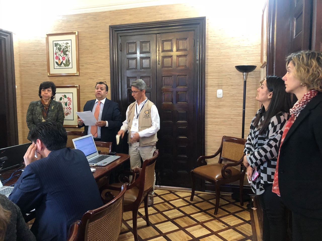 Delegado de la Misión de Veeduría Electoral de la OEA visitó la Sala de Coordinación para el Proceso Electoral de Cancillería