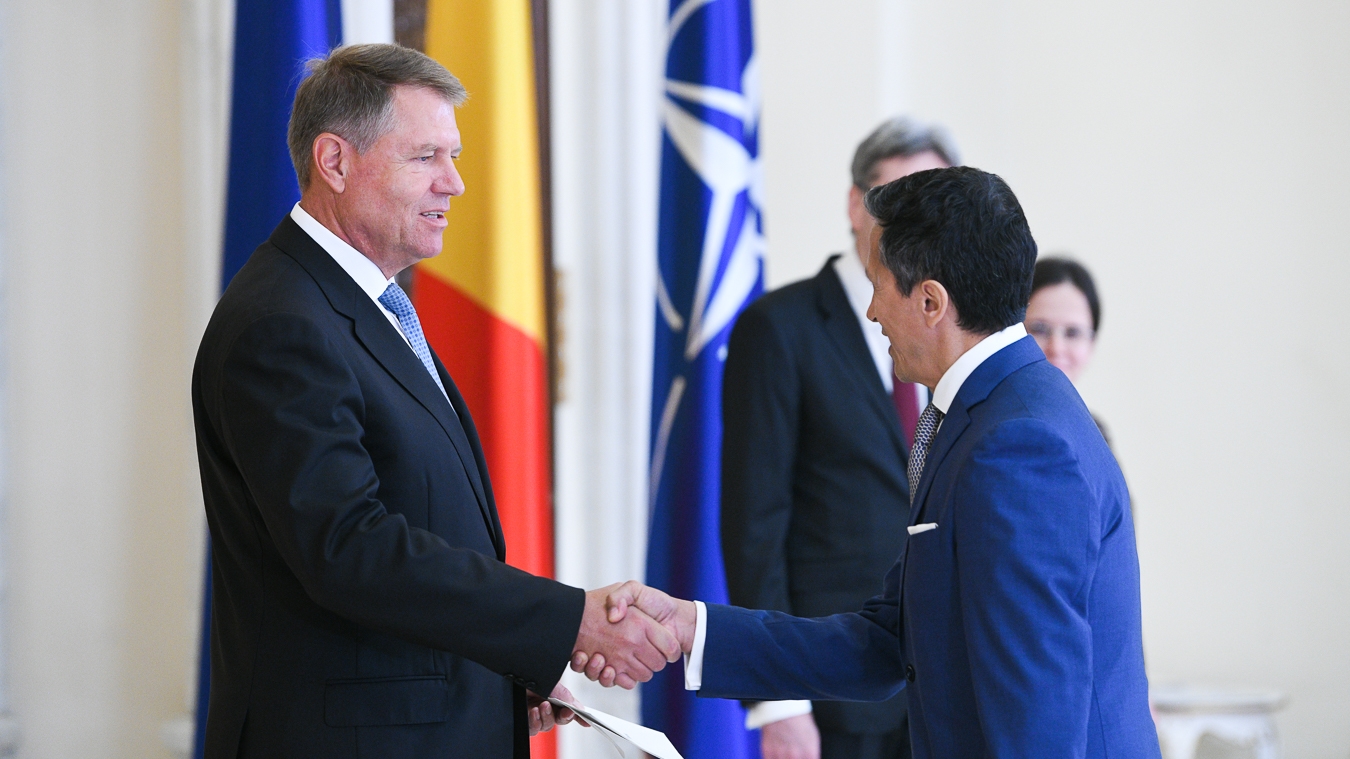 Embajador Javier Higuera presentó cartas credenciales ante el Presidente de Rumania, Klaus Iohannis