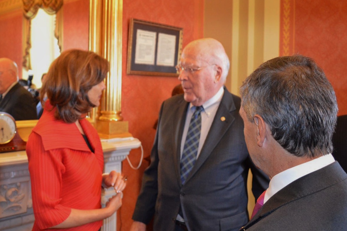 Ministra de Relaciones Exteriores de Colombia saludó a Senador Demócrata Patrick Leahy