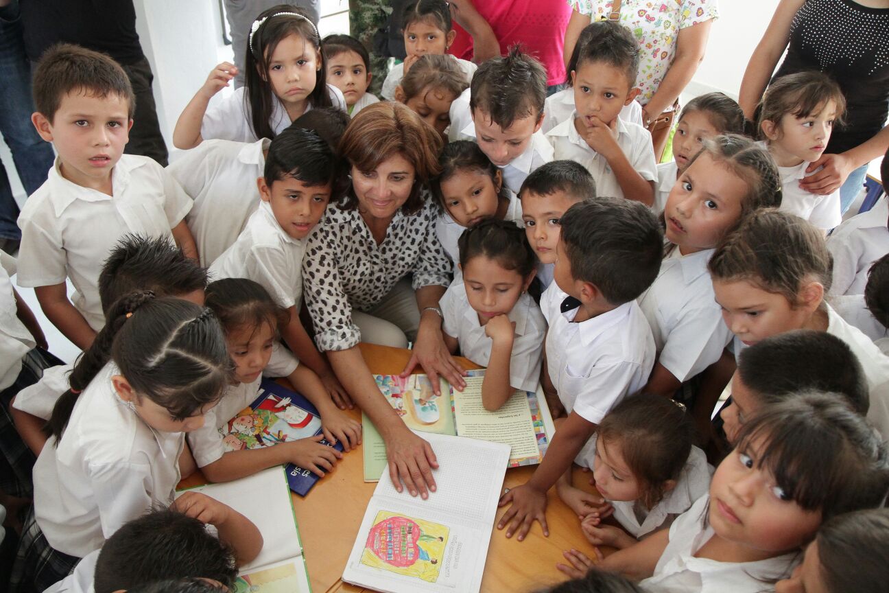 Ministra de Relaciones Exteriores visitó proyectos de infraestructura educativa y deportiva de la Cancillería en Cubará