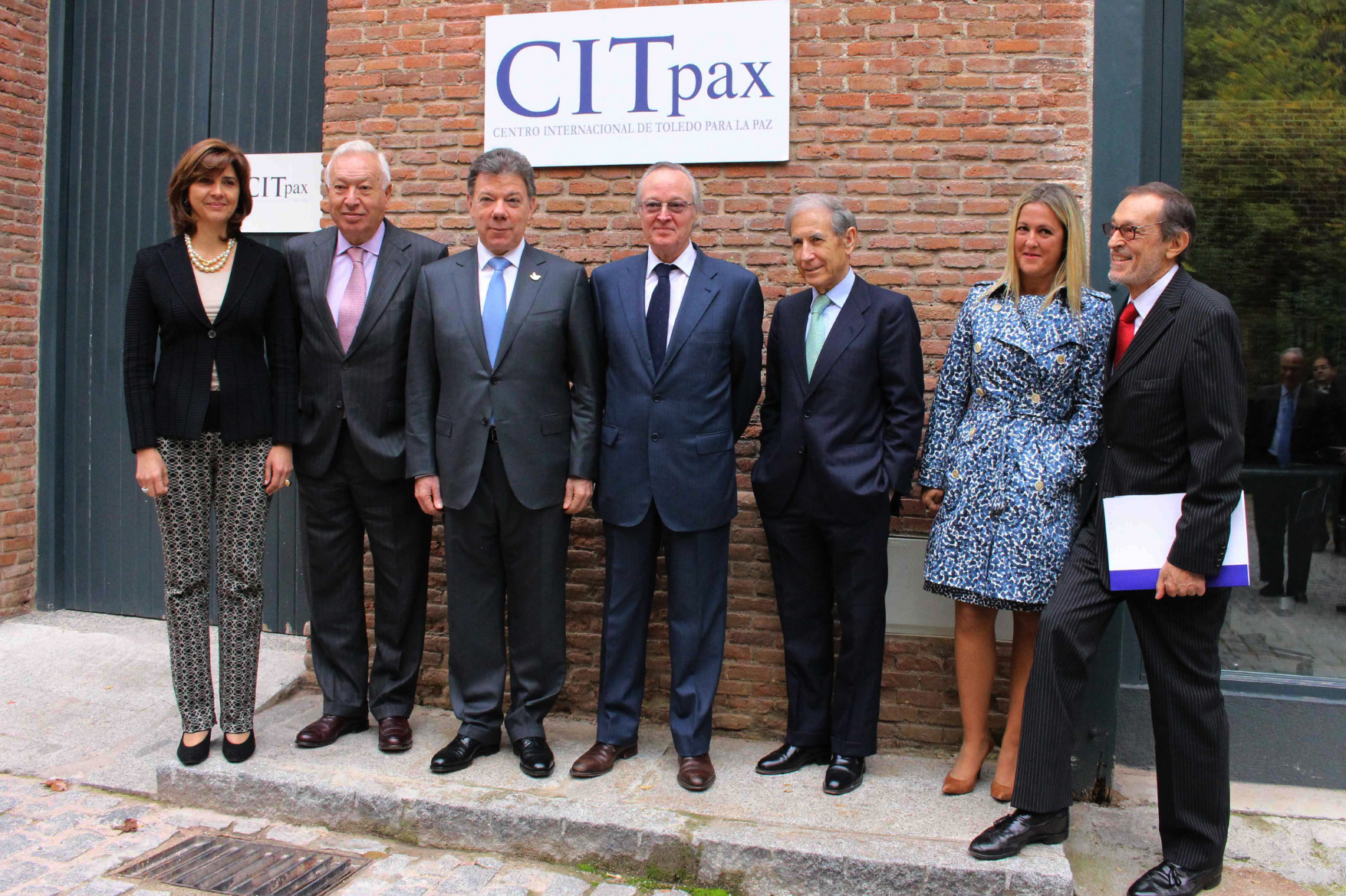 El Presidente Santos, la Canciller Holguín junto con su homólogo español, José Manuel García-Margallo, e integrantes Patronato del Centro de Toledo para la Paz (CITpax)