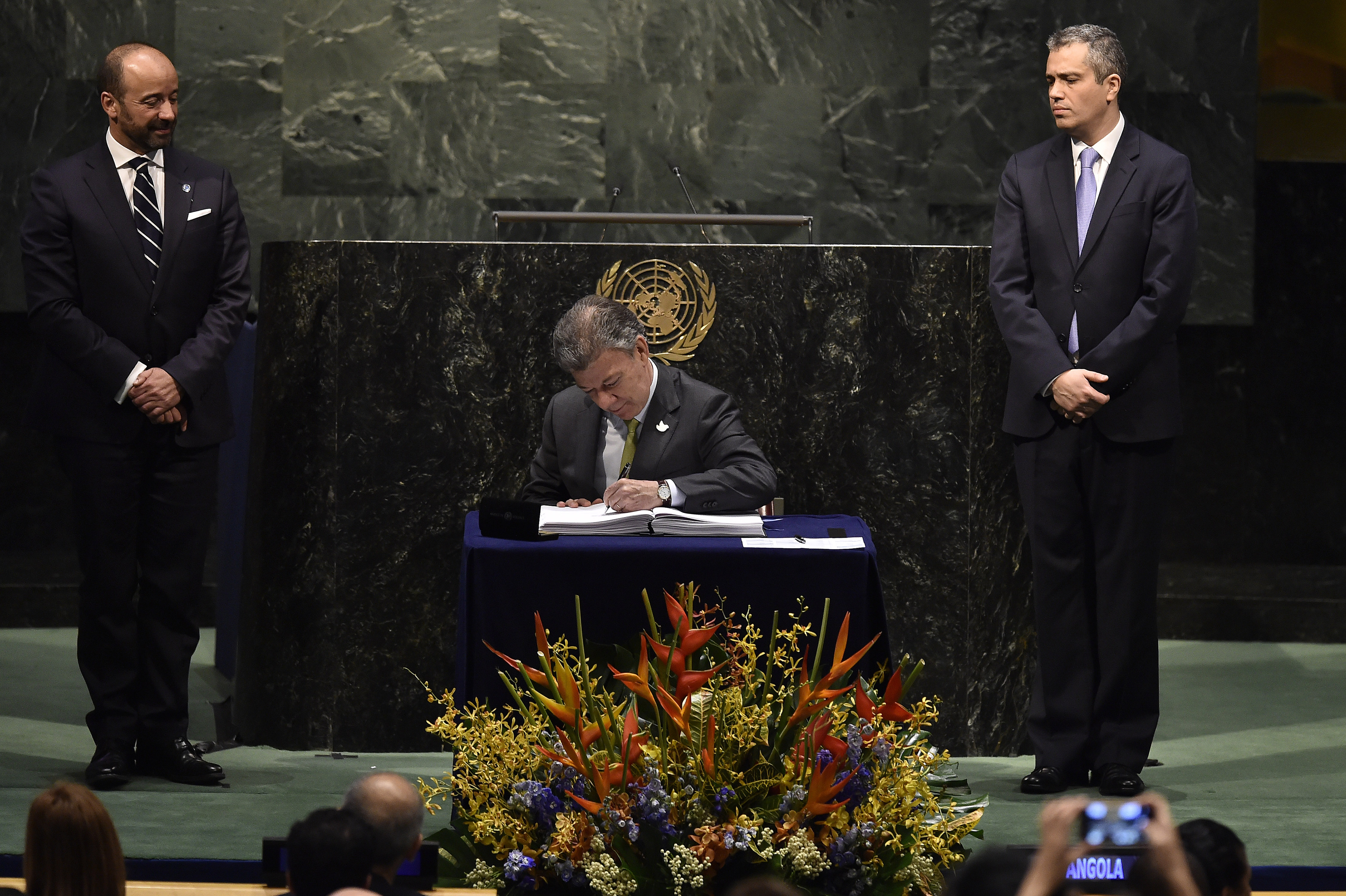 Presidente Juan Manuel Santos firmó el Acuerdo de París