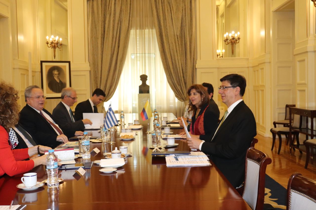 En reunión ampliada, Colombia y Grecia celebraron el fortalecimiento de las relaciones de los dos países a lo largo del año