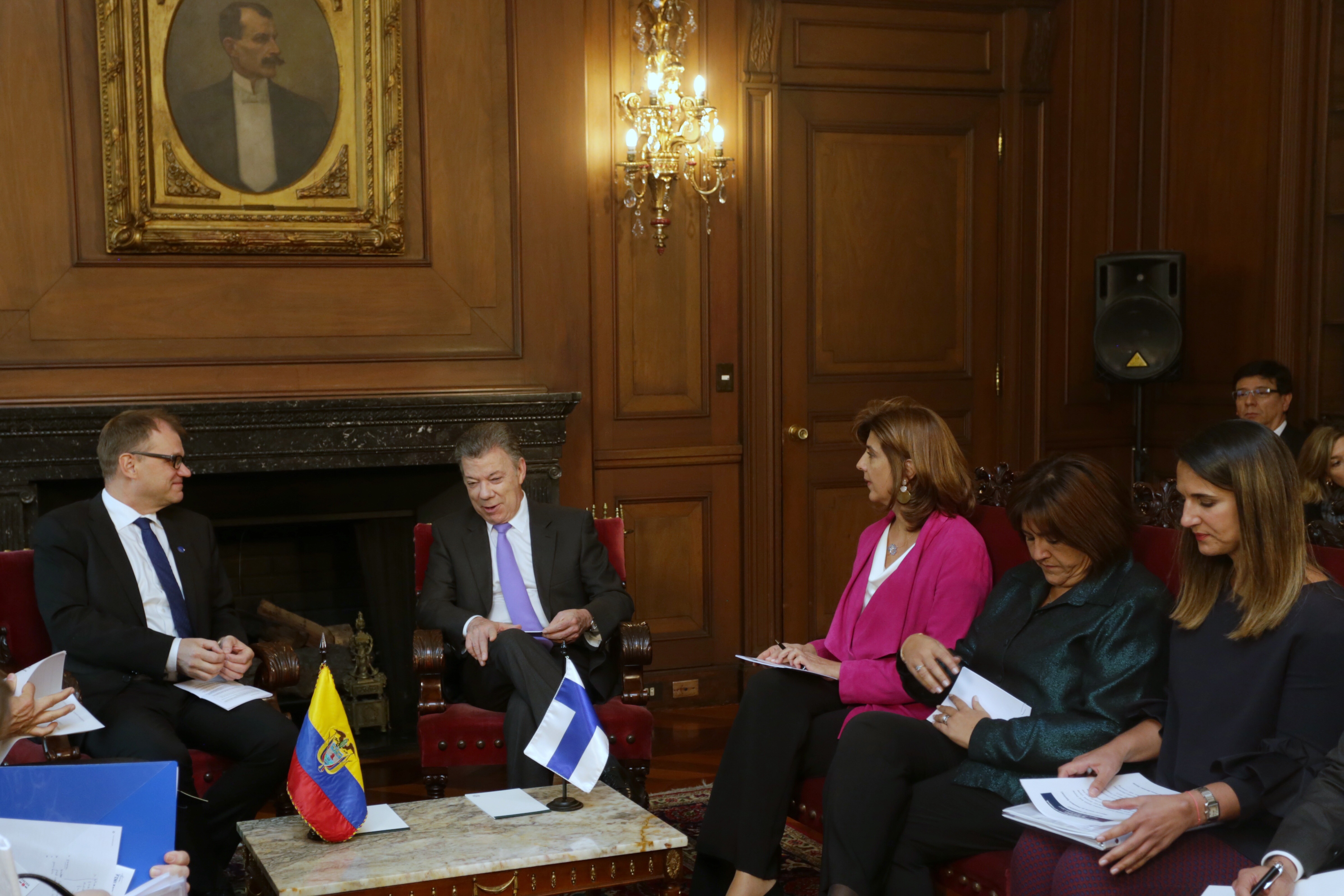 Canciller María Ángela Holguín acompañó reunión de trabajo del Presidente Santos con el Primer Ministro de Finlandia
