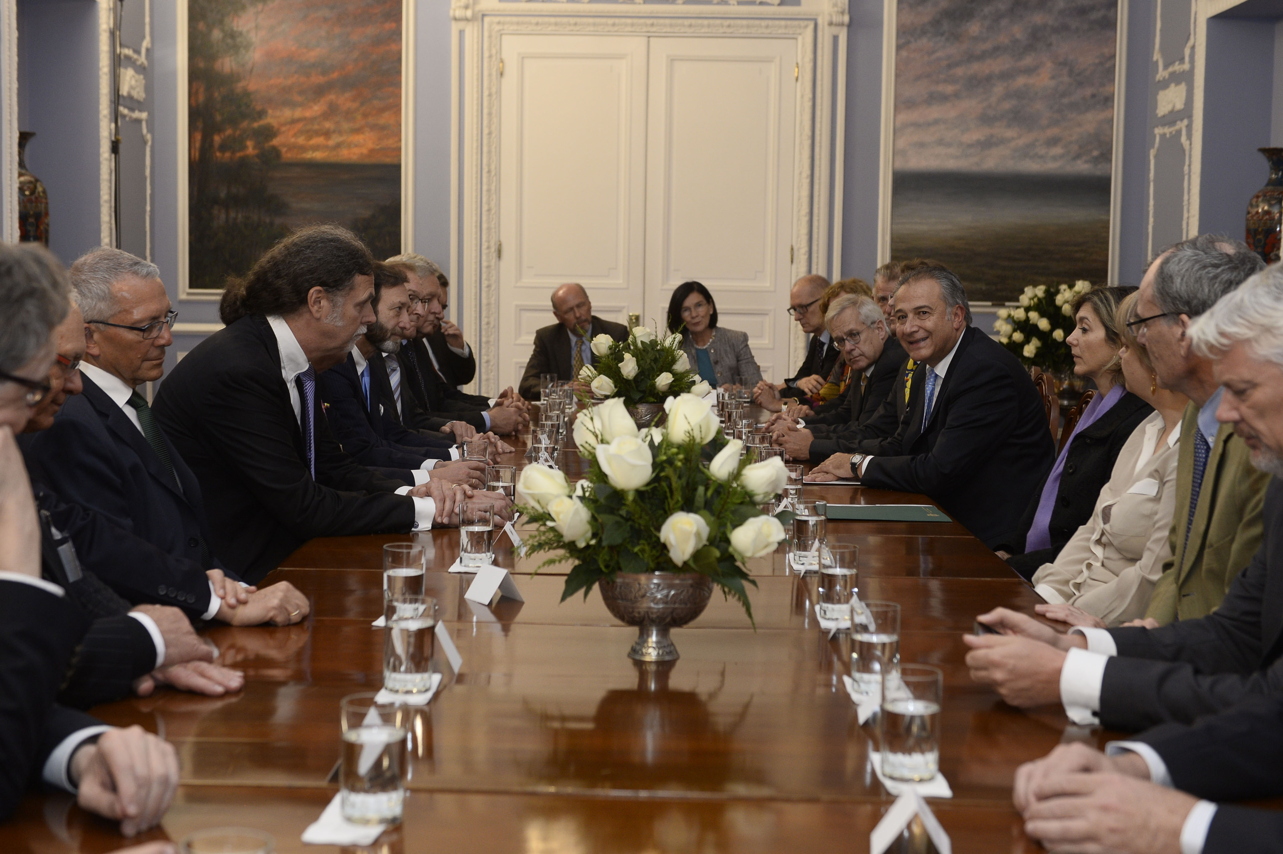 Acompañado por la Viceministra Londoño, el Vicepresidente de la República se reunió con el Secretario Estado de Alemania y los embajadores alemanes de América Latina y el Caribe
