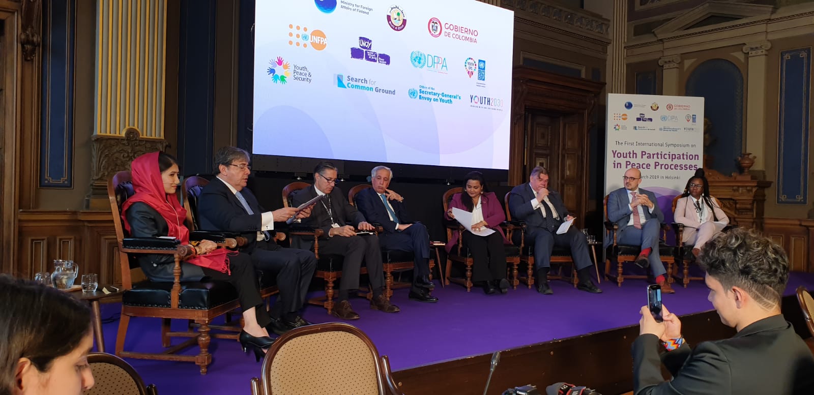 En Helsinki, Canciller Carlos Holmes Trujillo intervino como panelista en el primer Simposio Internacional sobre la Participación Juvenil en los Procesos de Paz