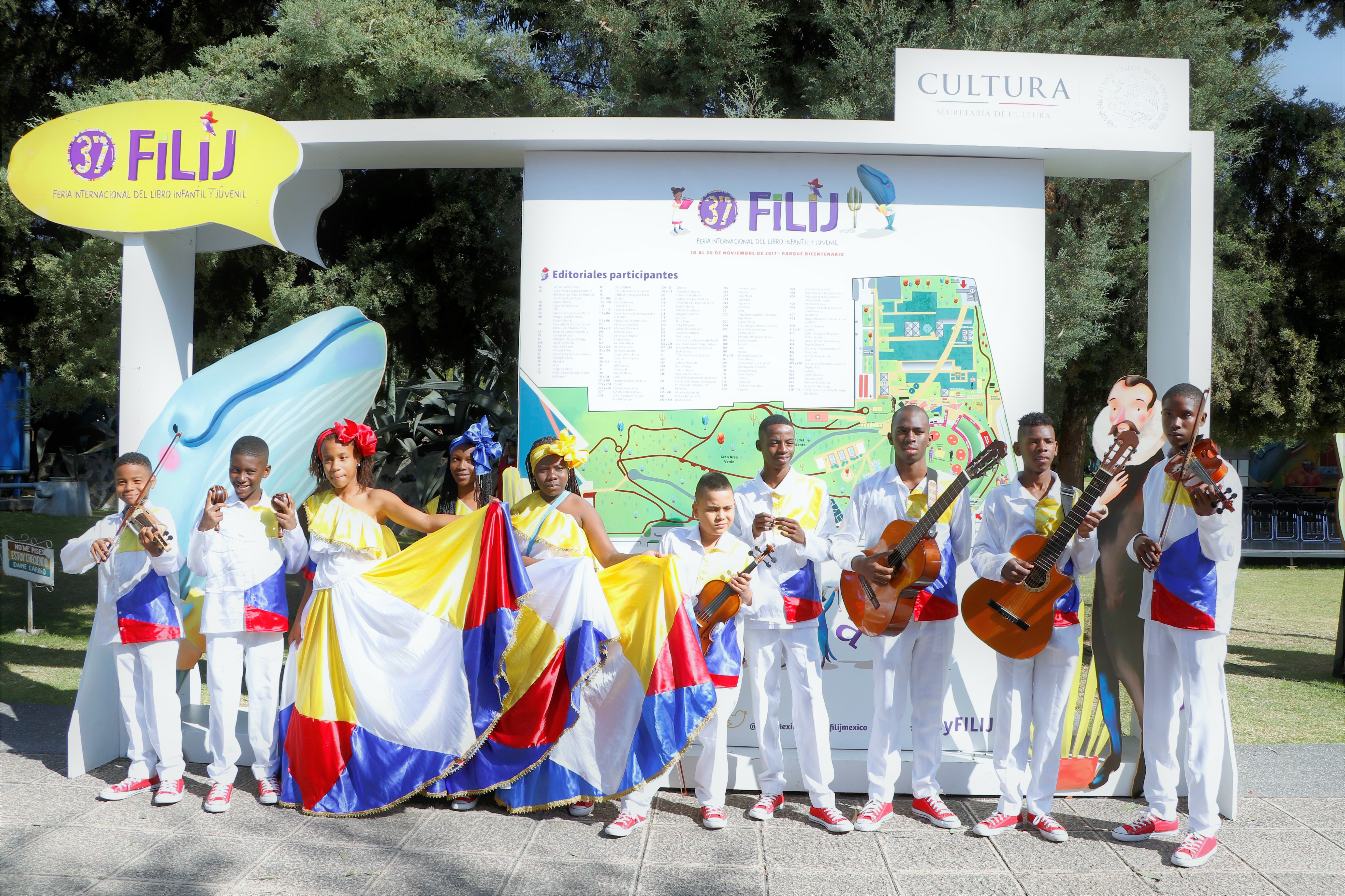 El violín caucano llegó a la Feria del Libro Infantil y Juvenil de México