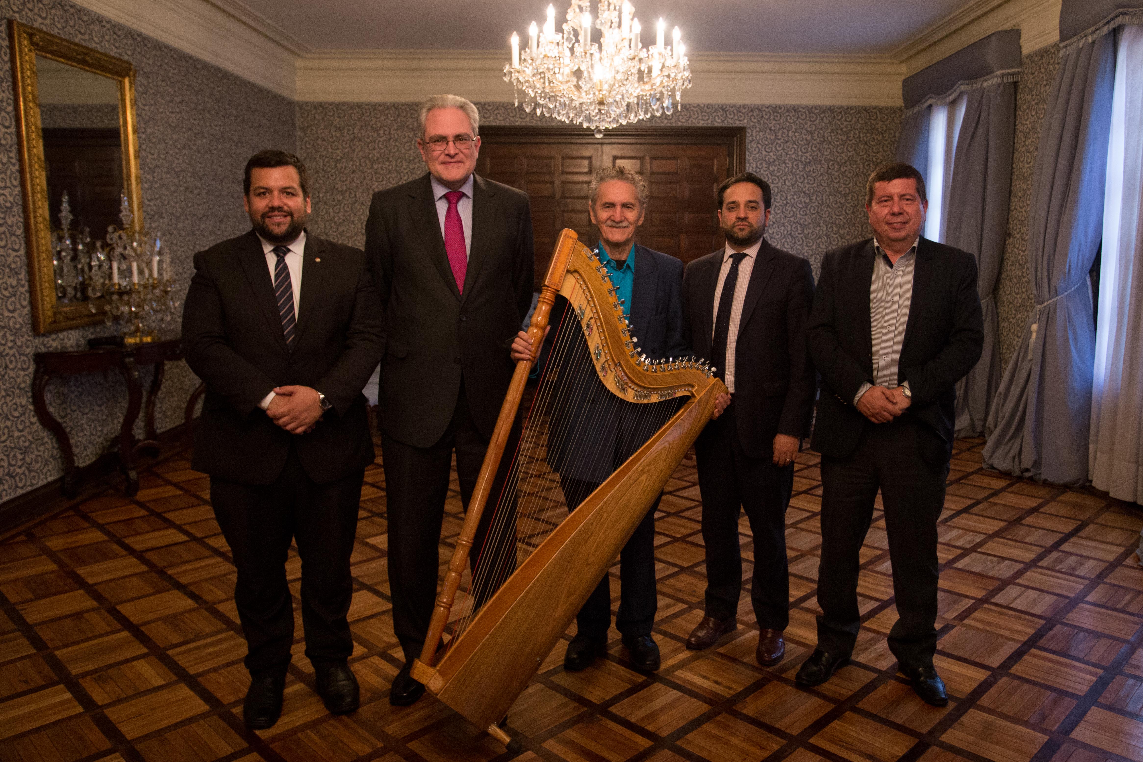 Diplomacia cultural: maestros de arpa paraguaya visitarán la Orinoquia colombiana