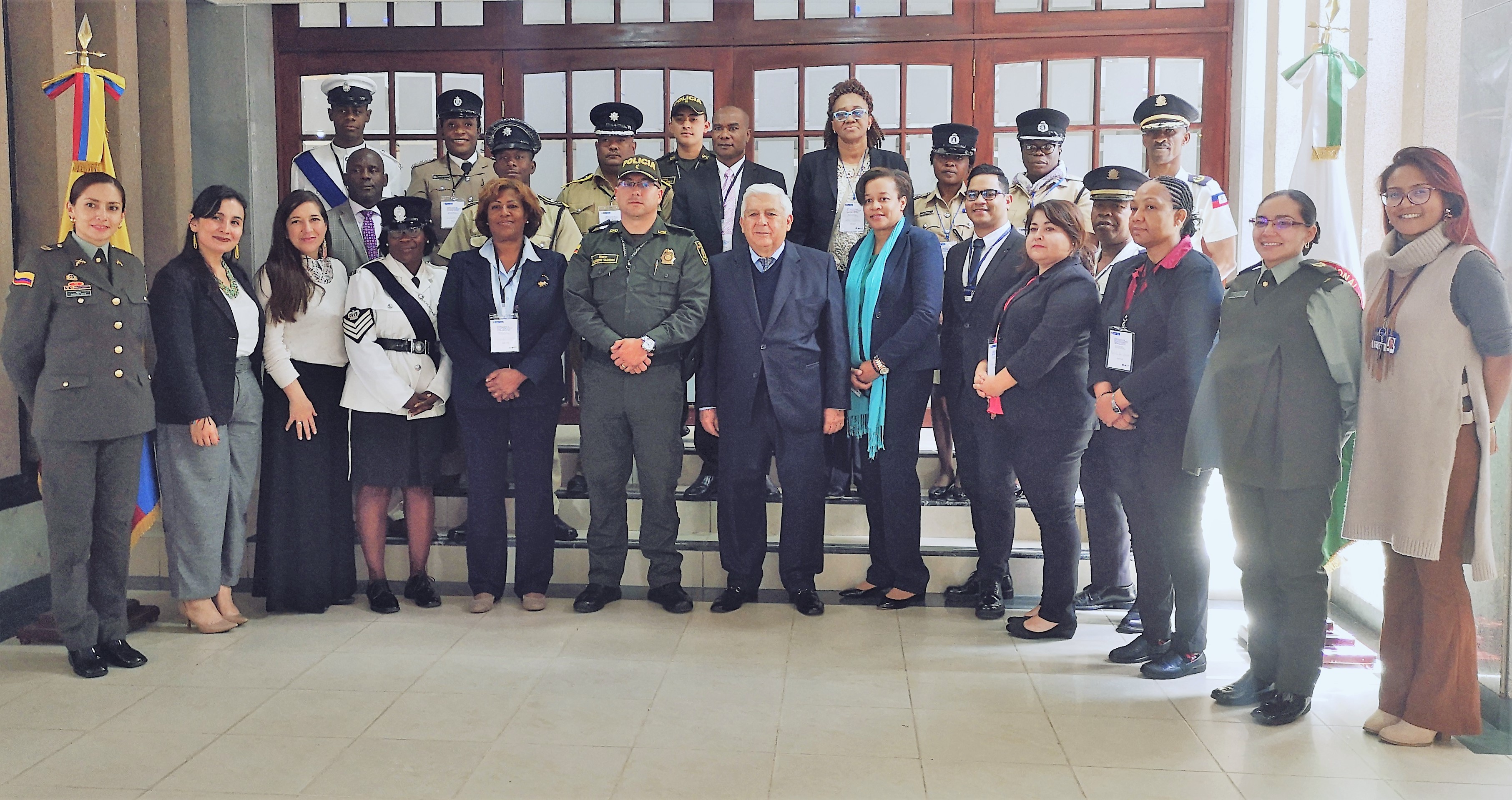 Taller para oficiales de Policía del Caribe especializados en gestión estratégica y talento humano acerca más a Colombia a países del Caribe