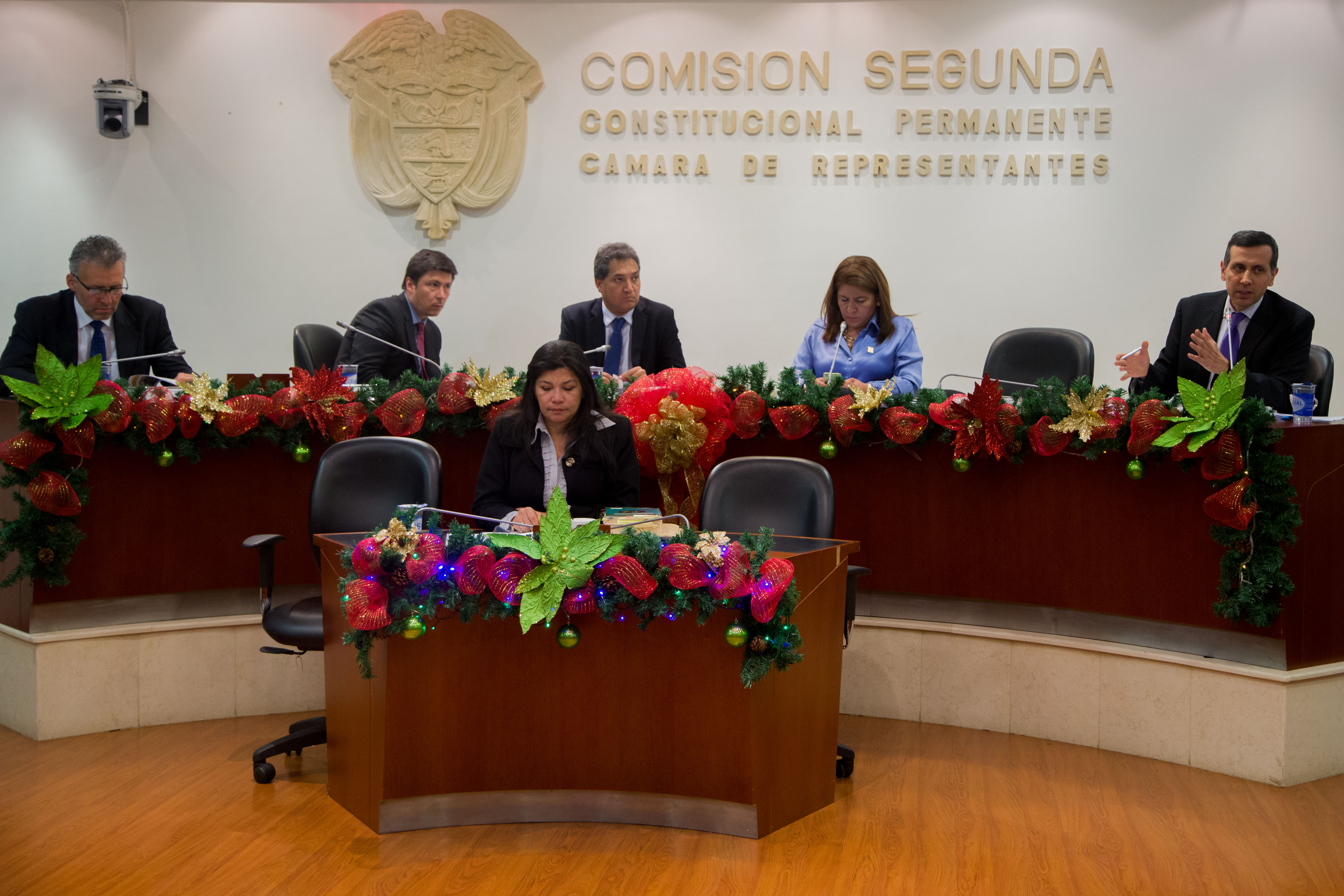 Bogotá, (dic. 1 / 15). El Viceministro de Asuntos Multilaterales, Francisco José Echeverri, como encargado de las funciones del Despacho de la Canciller María Ángela Holguín, asistió a un debate de control político citado por la Comisión Segunda Constitucional de la Cámara de Representantes. 