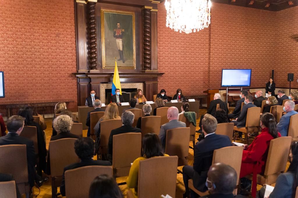 Vicepresidenta-Canciller explora oportunidades de cooperación en temas estratégicos 