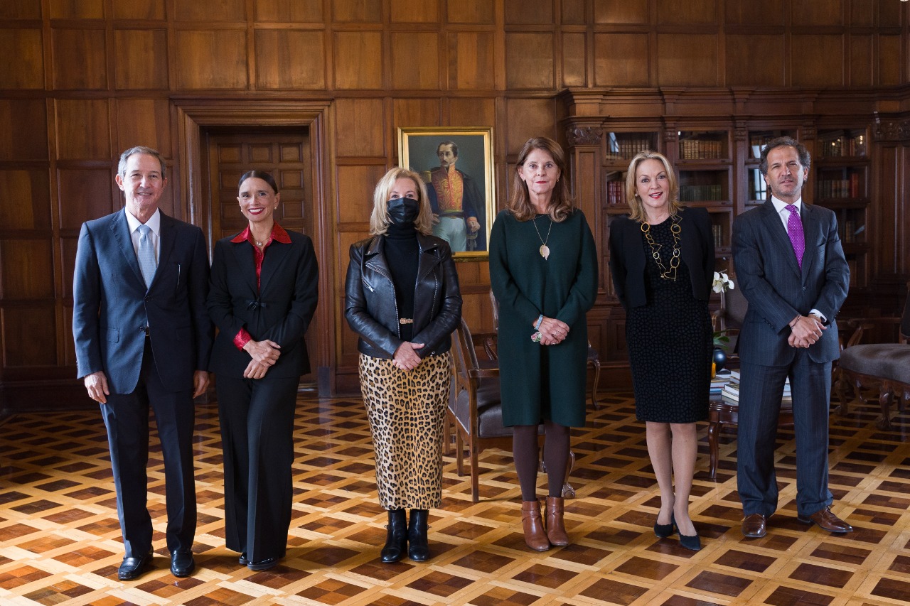 Vicepresidenta y canciller se reunió con exministros de Relaciones Exteriores de Colombia