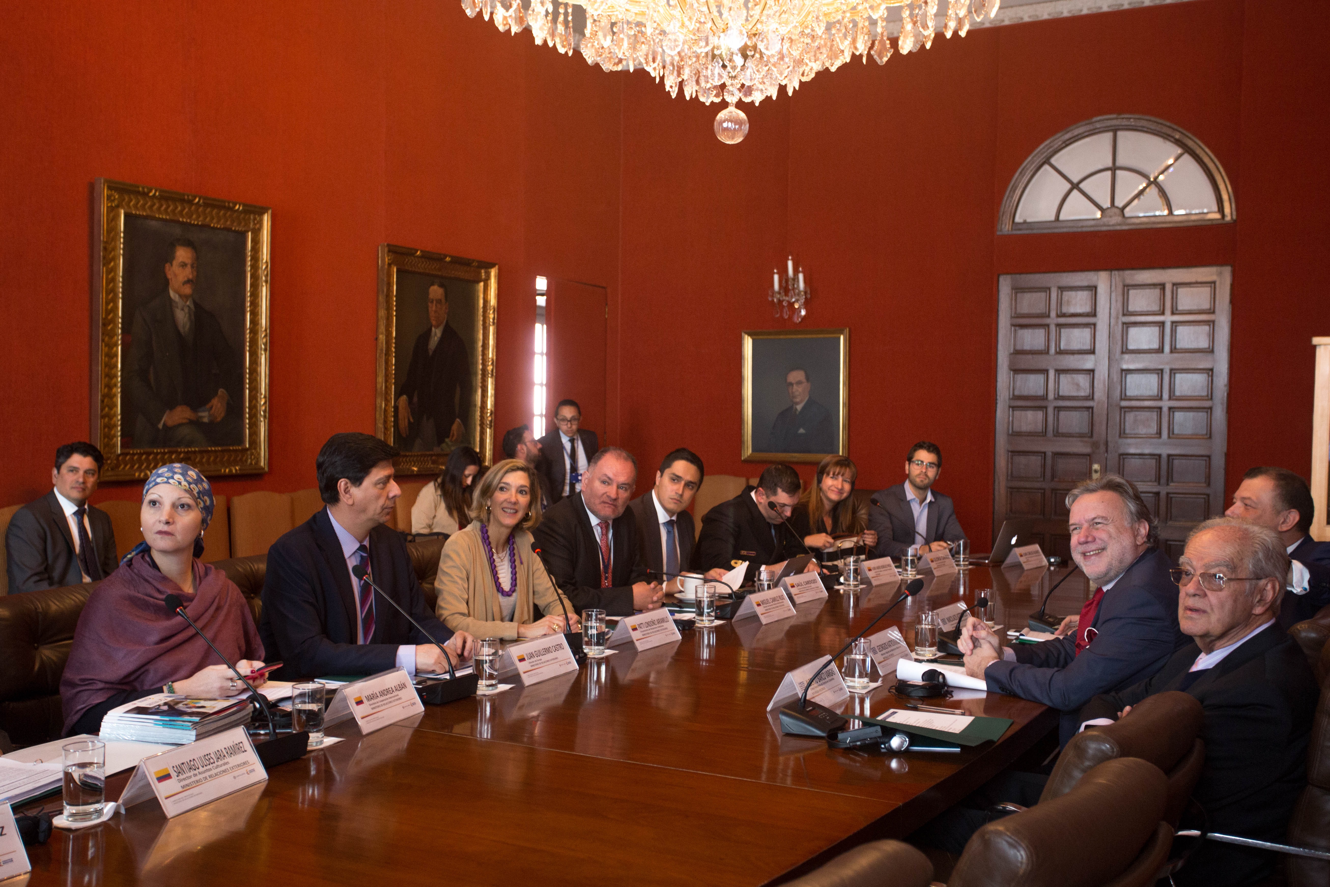 Temas de cooperación en los sectores agrícola, cultural y energético fueron tratados en la reunión entre el Ministro adjunto de Relaciones Exteriores de Grecia y la Viceministra 
