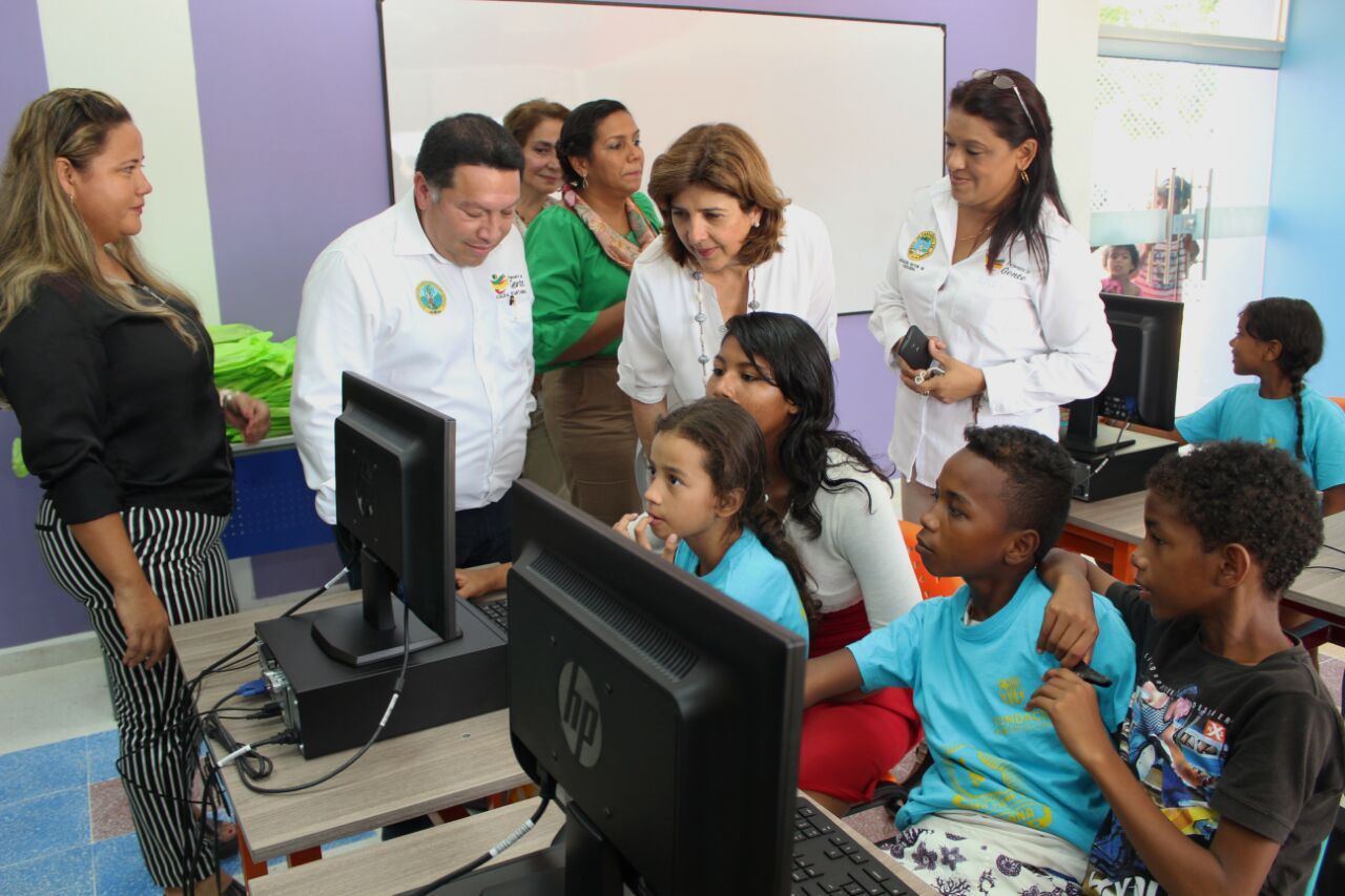 Niños del barrio Colombiatón en Cartagena soñaban cómo sería la Casa Lúdica en la que hoy ya aprovechan su tiempo 
