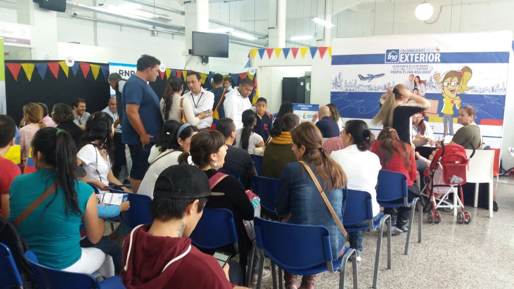 La Feria de Servicios para colombianos en Buenos Aires recibió 2.500 asistentes durante su primera versión