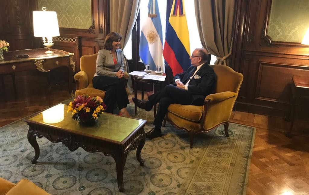 Canciller María Ángela Holguín se reunió en Buenos Aires con su homólogo de Argentina, Jorge Marcelo Faurie