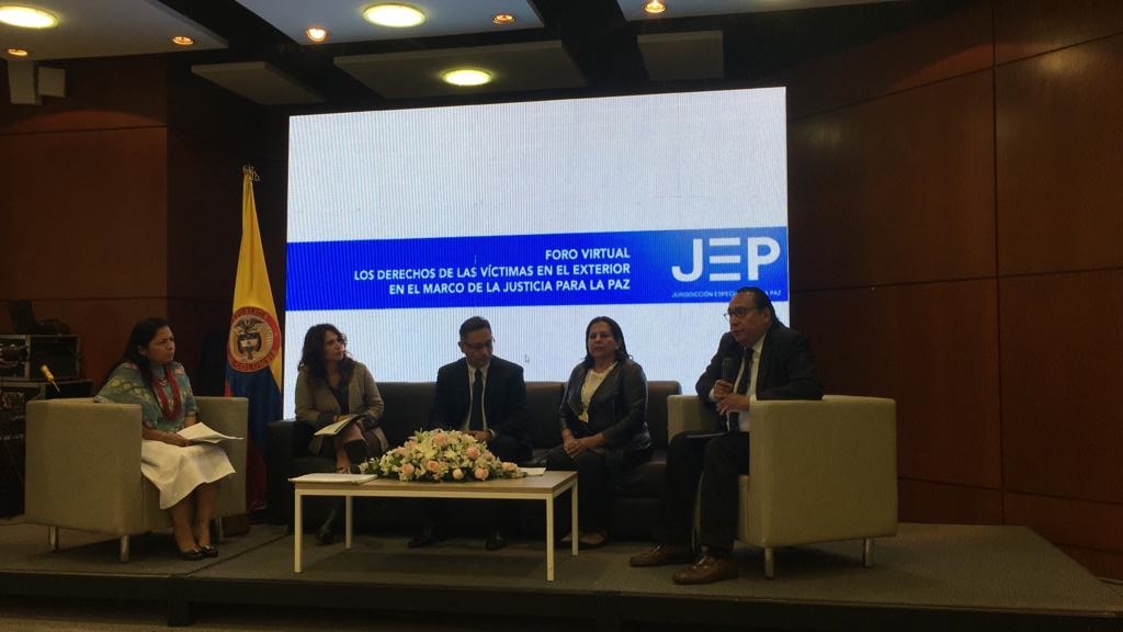 Cancillería participó en el foro virtual ‘Los derechos de las víctimas en el exterior en el marco de la Justicia para la Paz’ Cancillería participó en el foro virtual ‘Los derechos de las víctimas en el exterior en el marco de la Justicia para la Paz’