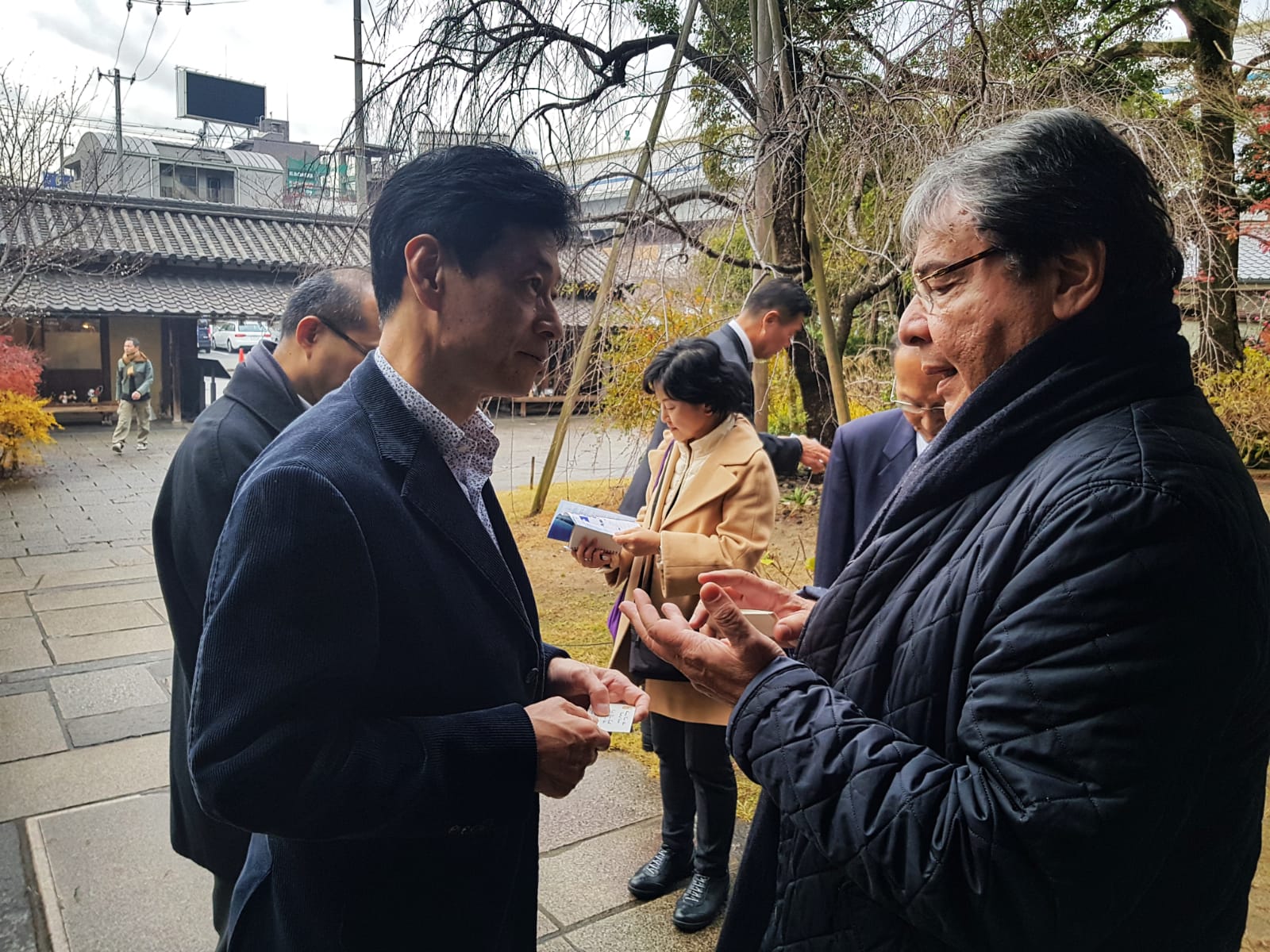 Durante su visita a la ciudad japonesa de Kobe, el Canciller Carlos Holmes Trujillo se reunió con el Parlamentario Yasutoshi Nishumura para impulsar temas claves de la agenda bilateral