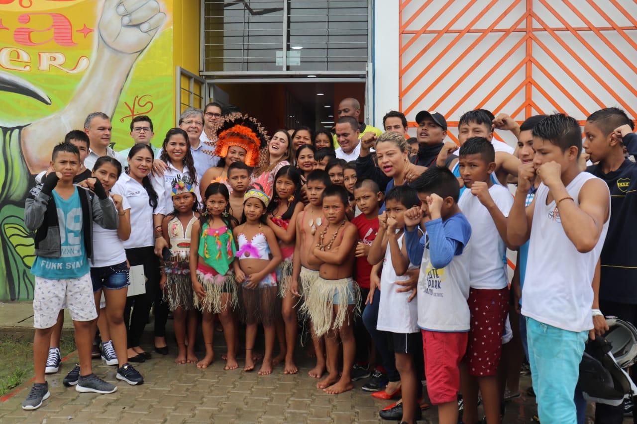 Canciller Carlos Holmes Trujillo anunció intercambios de Diplomacia Deportiva y Cultural a Hungría y Estados Unidos, con niños de la Casa Lúdica del Amazonas