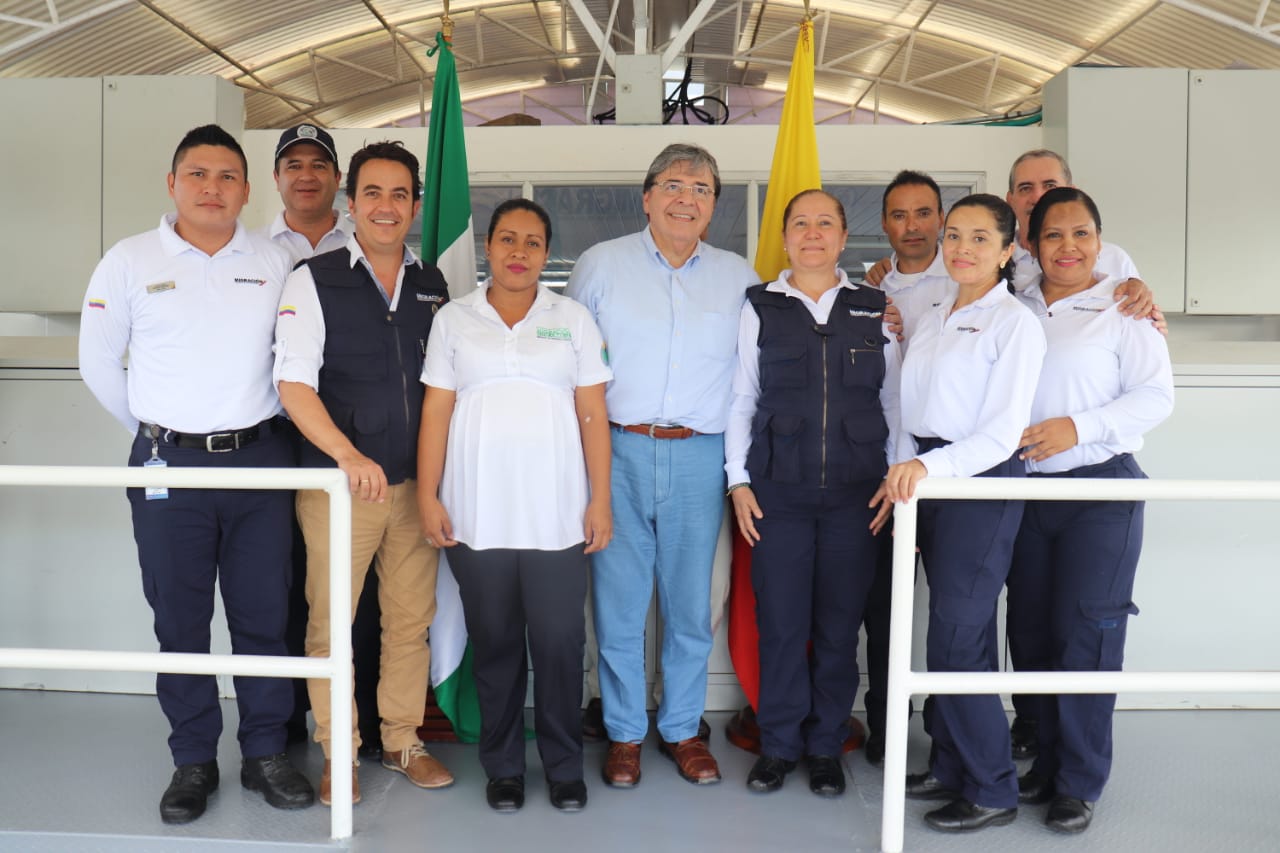 Ministro de Relaciones Exteriores verificó procesos de control de la Balsa Migratoria de Colombia y Perú en el Río Amazonas