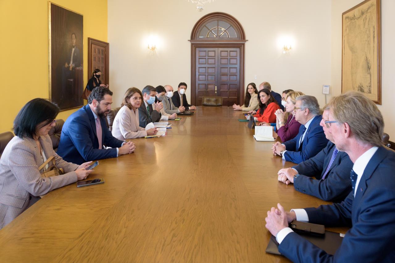 Vicepresidente y Canciller se reúne con delegación del Parlamento Europeo para las relaciones con los países de la región andina