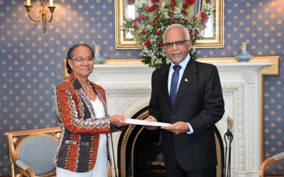 Embajadora de Colombia presenta credenciales ante el Presidente de Mauricio