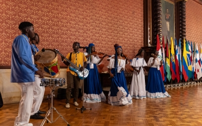 Jóvenes músicos de Suárez, Cauca, viajan a México para promover la diversidad cultural de Colombia a través de violines caucanos